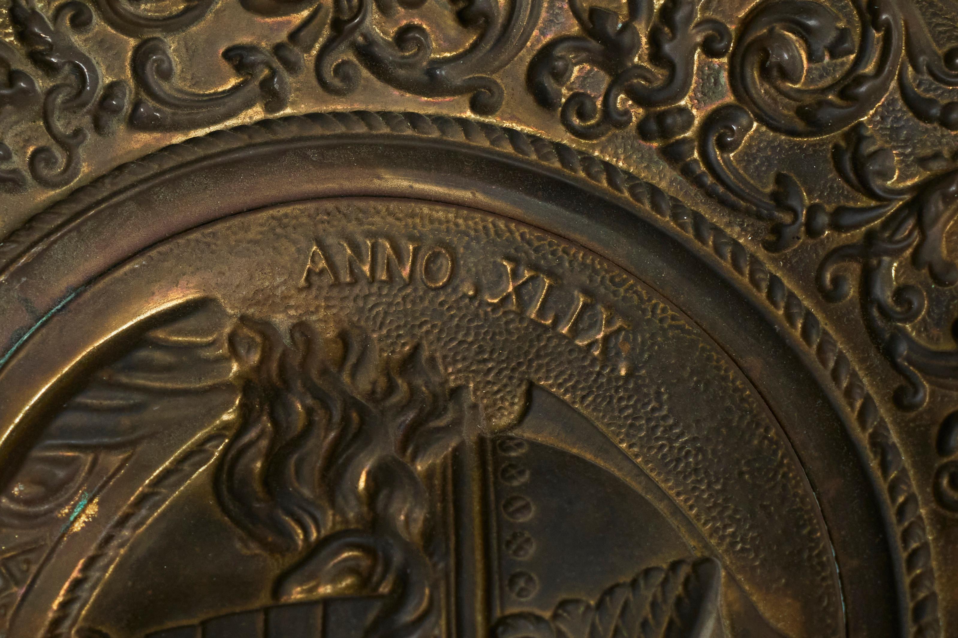 Paar Repoussen aus patiniertem Kupfer mit Cäsar und Vercingetorix 19. im Angebot 10