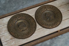 Pareja de Repousses de Cobre Patinado con César y Vercingetórix Siglo XIX