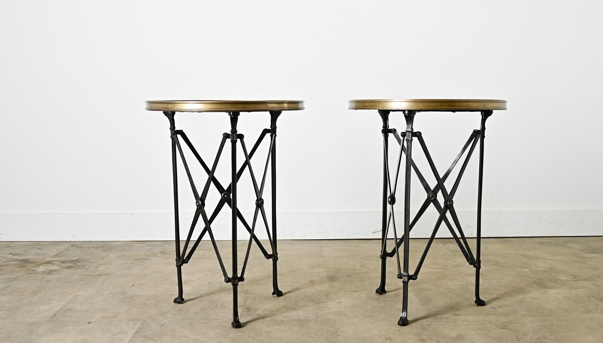 Paire de tables de guéridon de style Empire Revival Bon état - En vente à Baton Rouge, LA