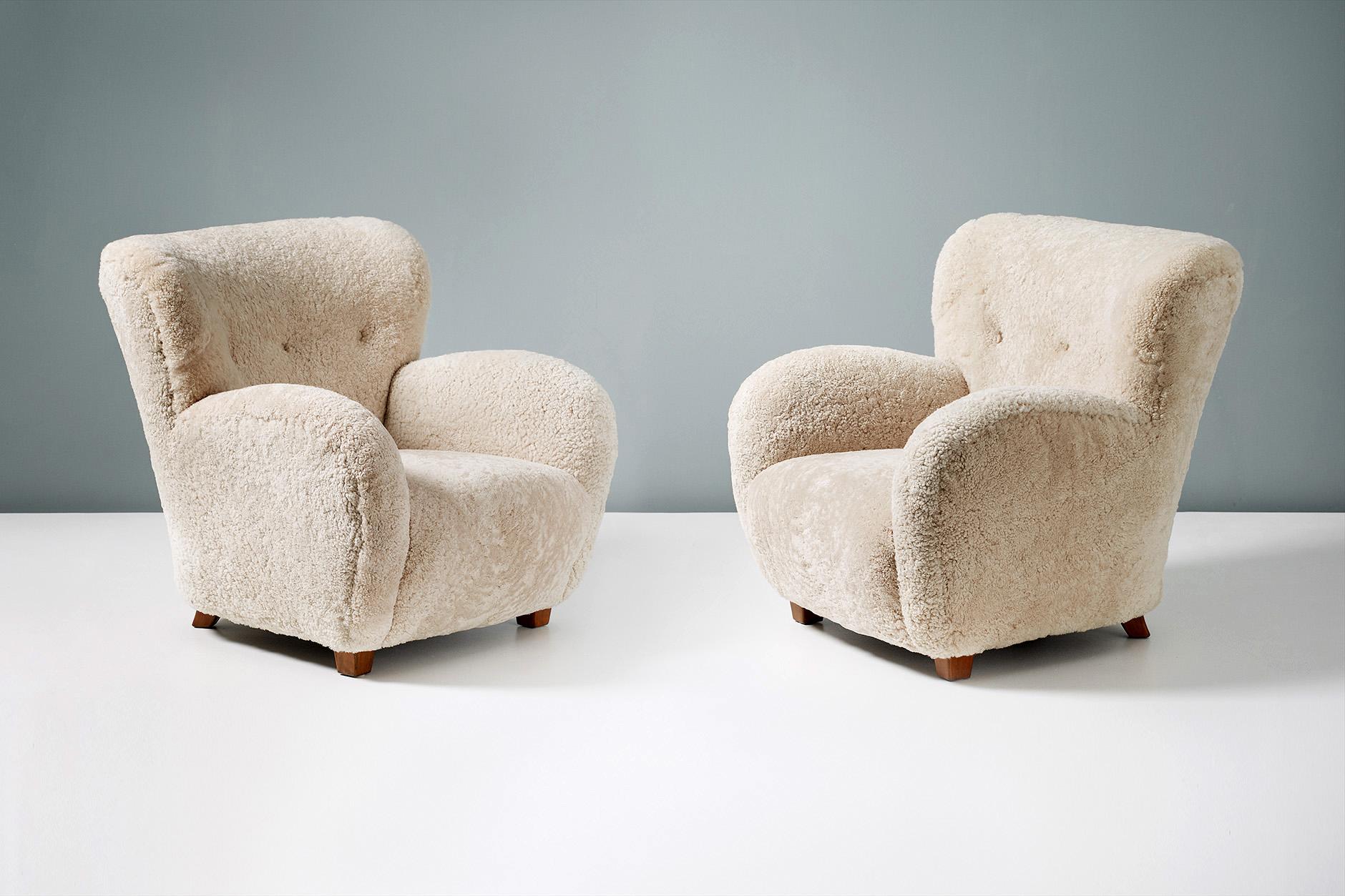 Pair of Custom Made 1940s Style Sheepskin Armchairs In Excellent Condition In London, GB
