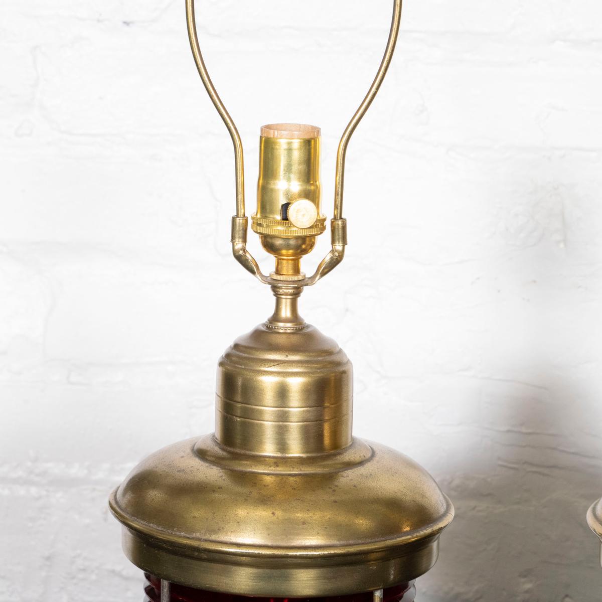 Pair of repurposed railroad light table lamps en venta 7