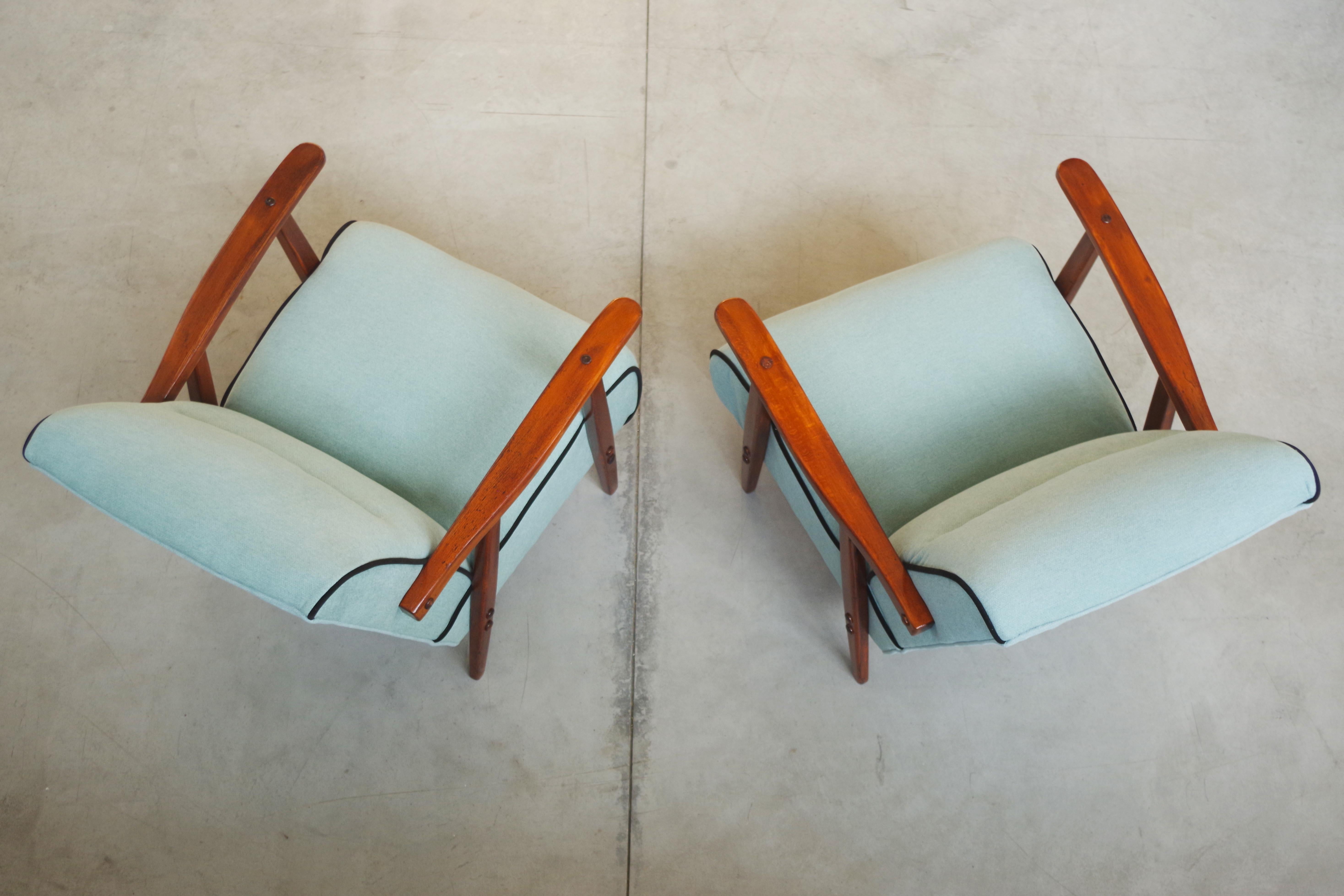 Mid-20th Century Paire de fauteuils restaurés en bois de frêne des années 1940 dans le style moderne du milieu du siècle dernier en vente
