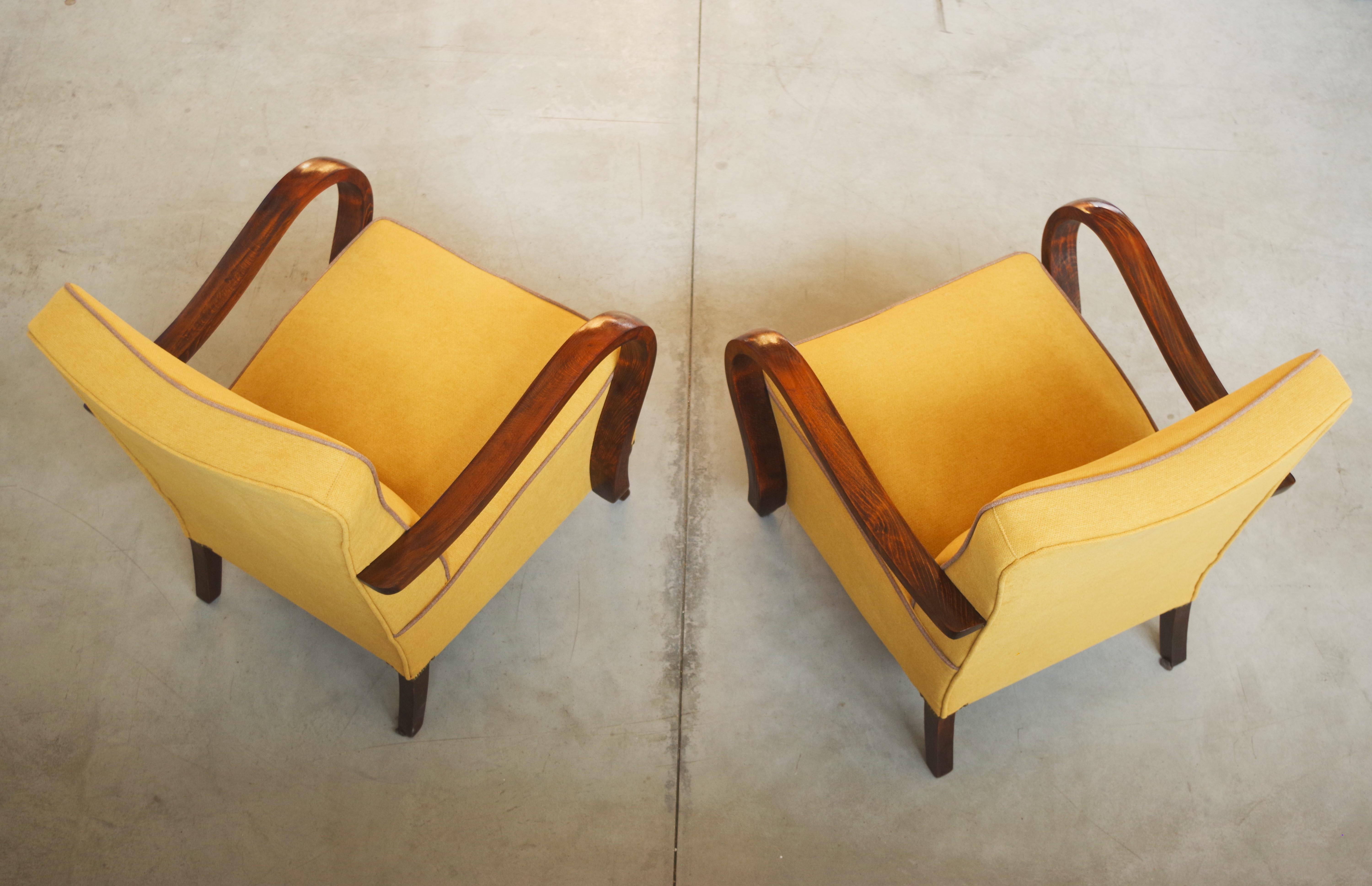 Paire de fauteuils en hêtre restaurés des années 1940 dans le style moderne du milieu du siècle dernier Bon état - En vente à Manzano, IT
