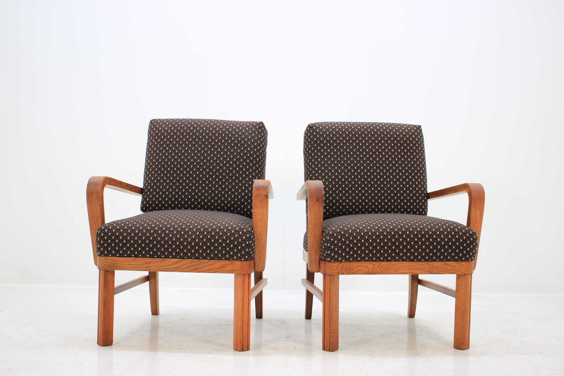 Pair of Restored Armchairs, 1950s In Good Condition In Praha, CZ