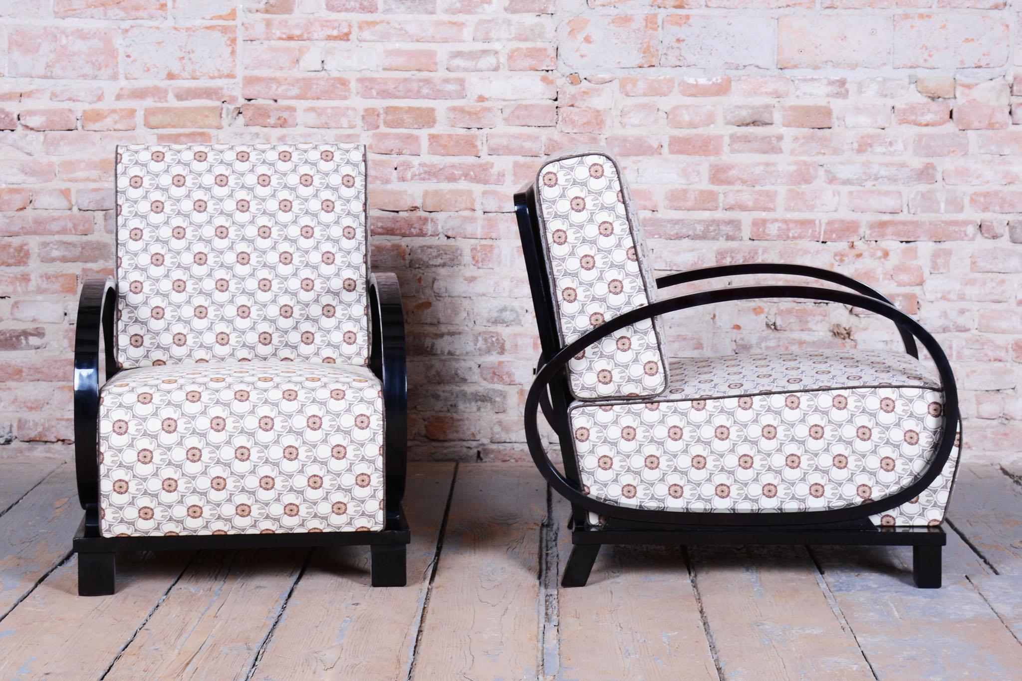 Tchèque Paire de fauteuils Art Déco restaurés,  par J. Halabala, UP Závody, tchèque, années 1920 en vente