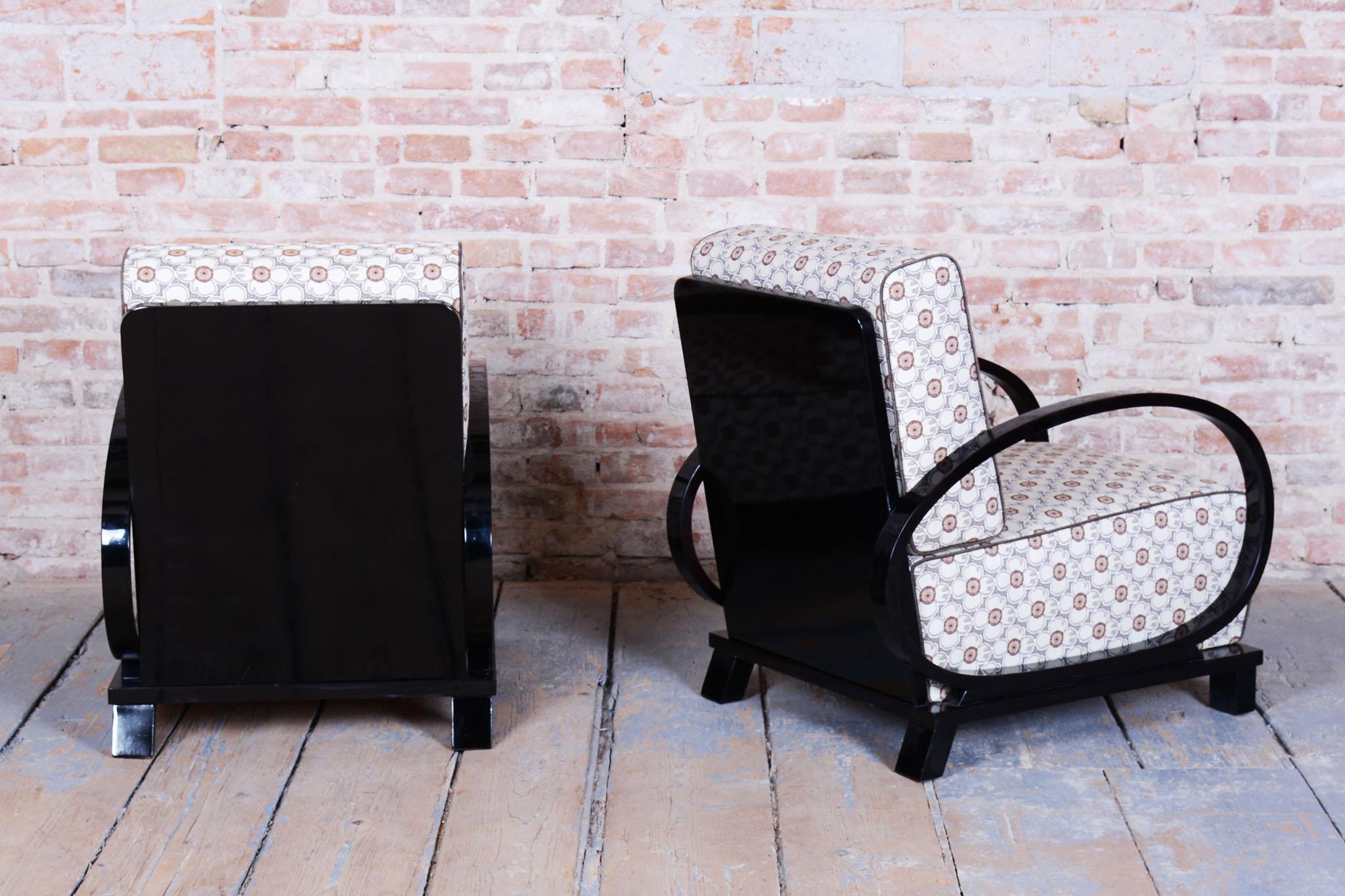 Paire de fauteuils Art Déco restaurés,  par J. Halabala, UP Závody, tchèque, années 1920 Bon état - En vente à Brandys nad Labem, Středočeský kraj