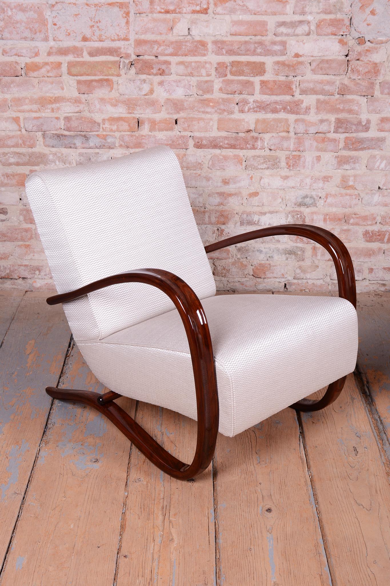 Paire de fauteuils Art Déco restaurés,  par J. Halabala, UP Zavody, Tchèque, années 1930 en vente 7