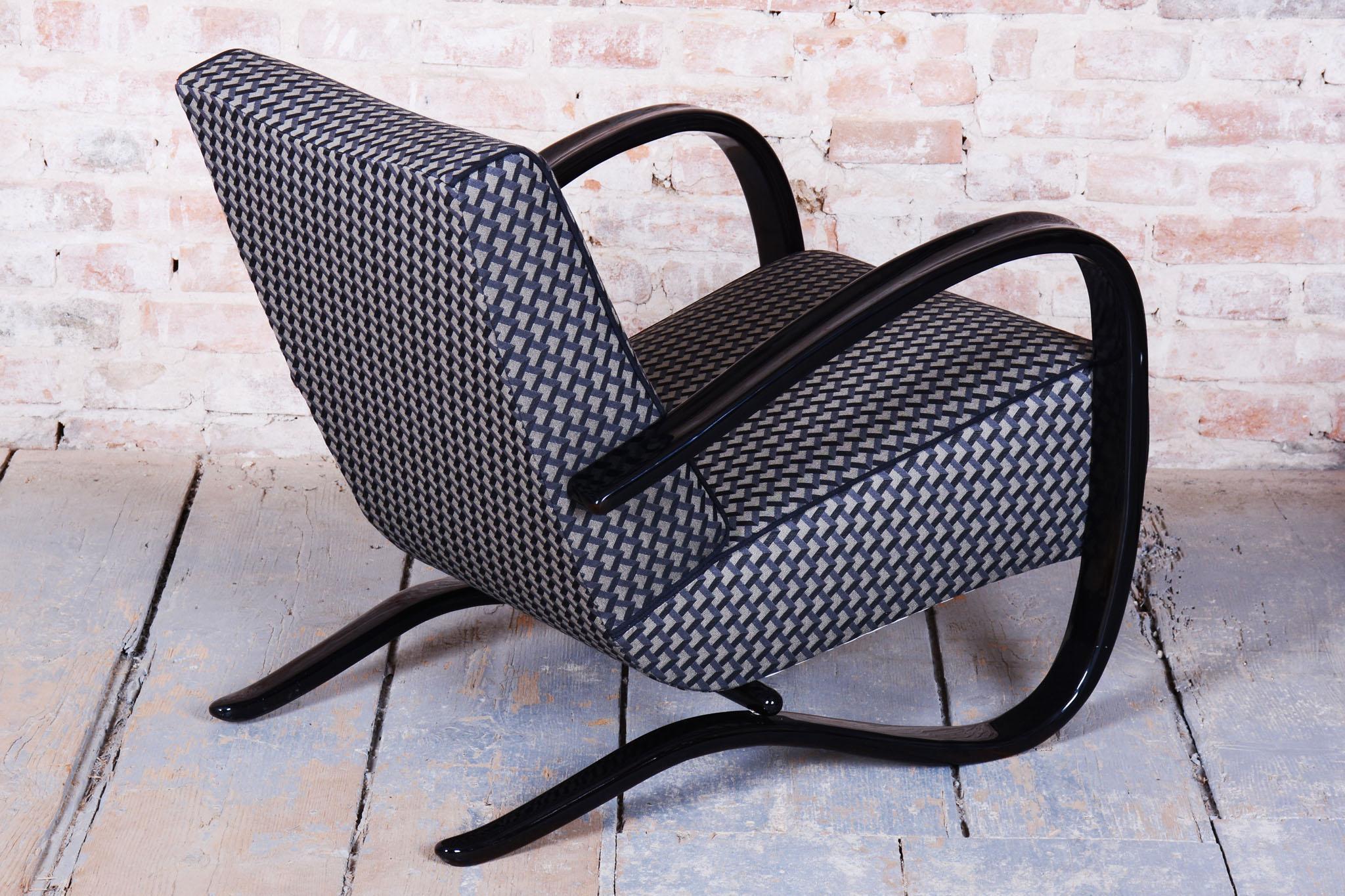Paire de fauteuils Art Déco restaurés,  par J. Halabala, UP Zavody, Tchèque, années 1930 en vente 1