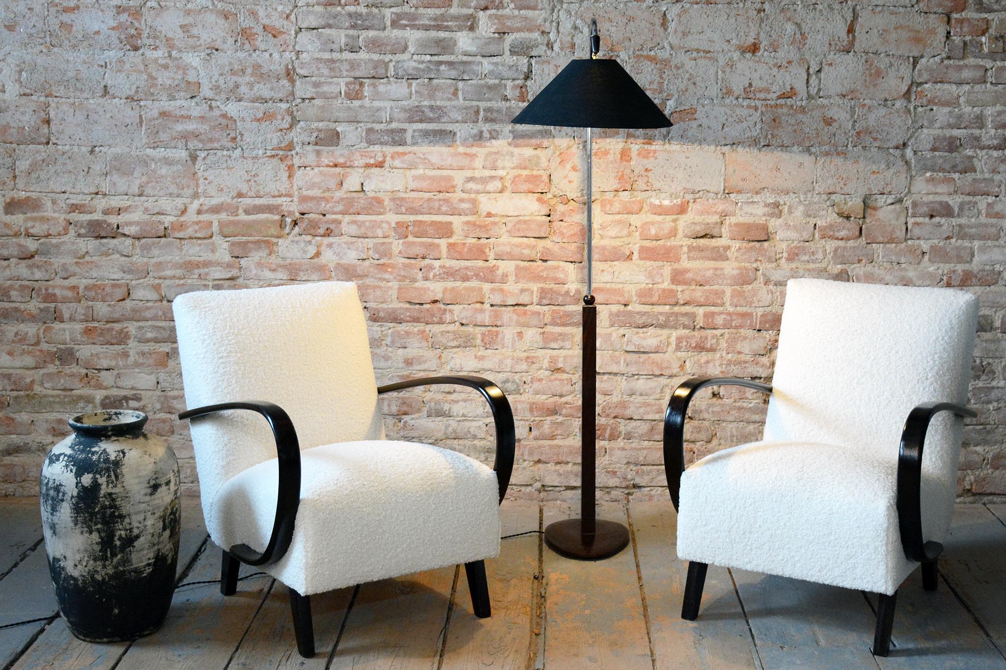 Tissu Paire de fauteuils Art Déco restaurés,  par J. Halabala, UP Závody, tchèque, années 1940 en vente