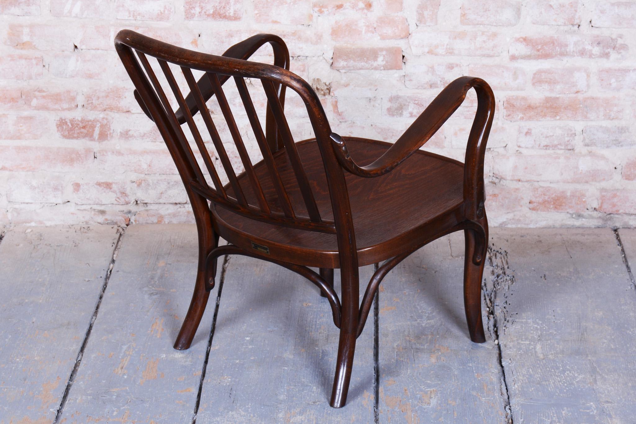 Milieu du XXe siècle Pair of Restored Art Deco Armchairs, by Josef Frank, Thonet, Beech, Czech, 1930s en vente