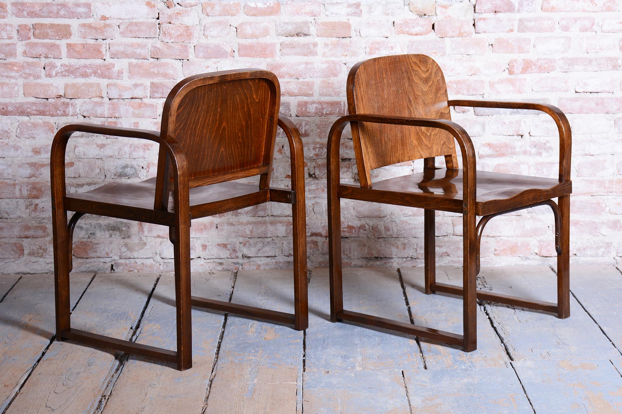 Paire de fauteuils Art déco restaurés, par Tatra, Pravenec, Beeche, République tchèque, années 1930 Bon état - En vente à Brandys nad Labem, Středočeský kraj