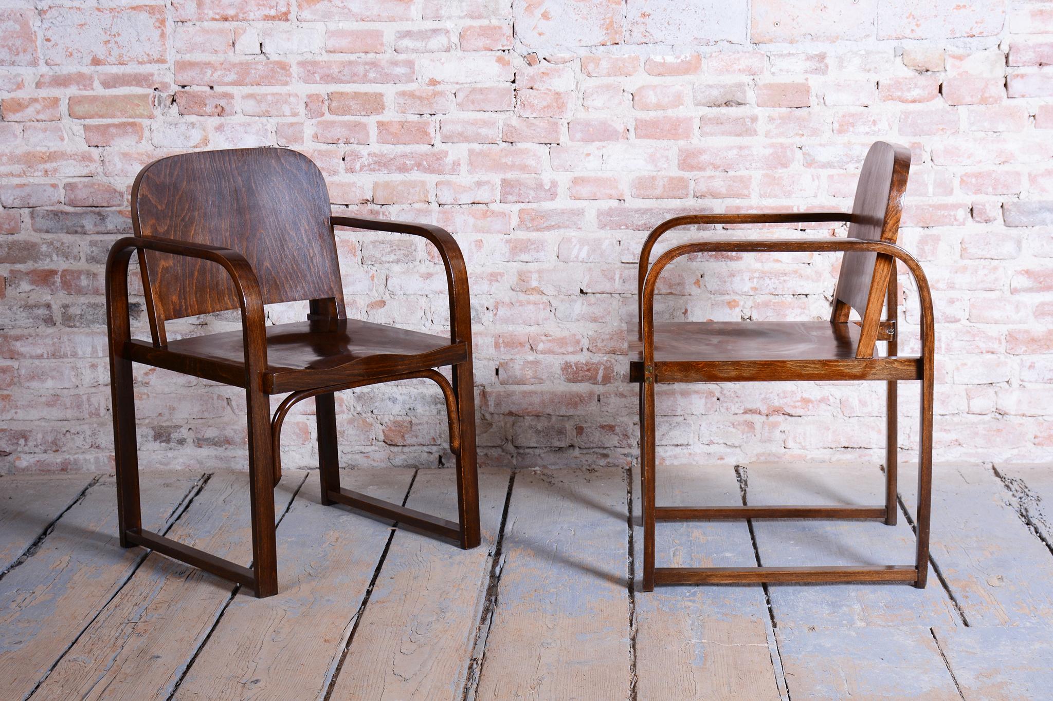 Paire de fauteuils Art déco restaurés, par Tatra, Pravenec, Beeche, République tchèque, années 1930 en vente 1