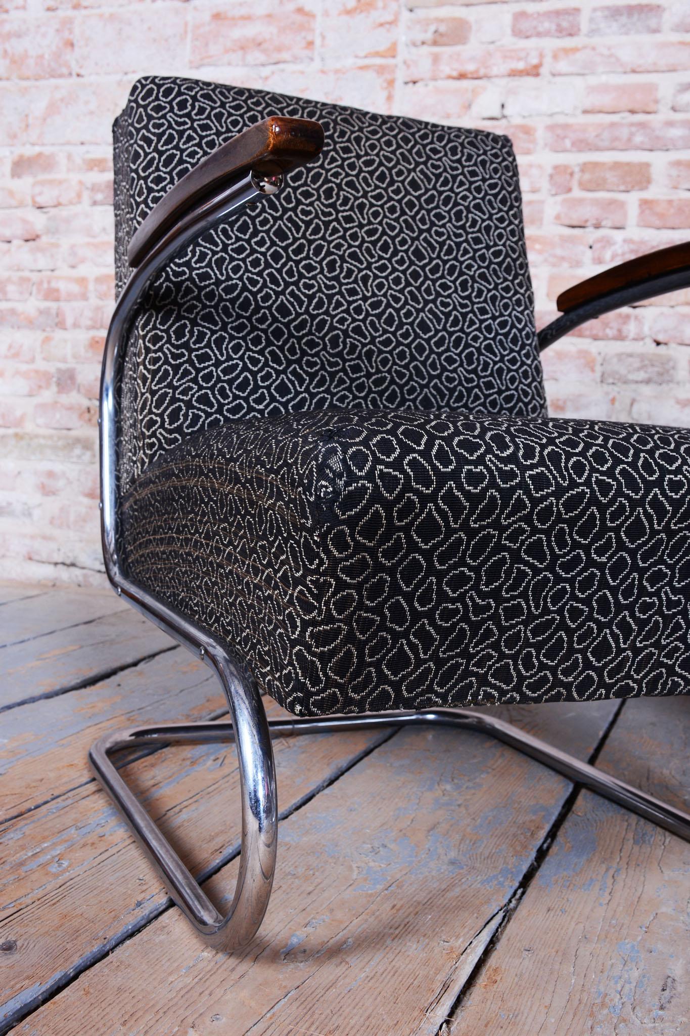 Paire de fauteuils Bauhaus restaurés, par Mücke & Melder, hêtre, chrome, tchèque, années 1930 en vente 4