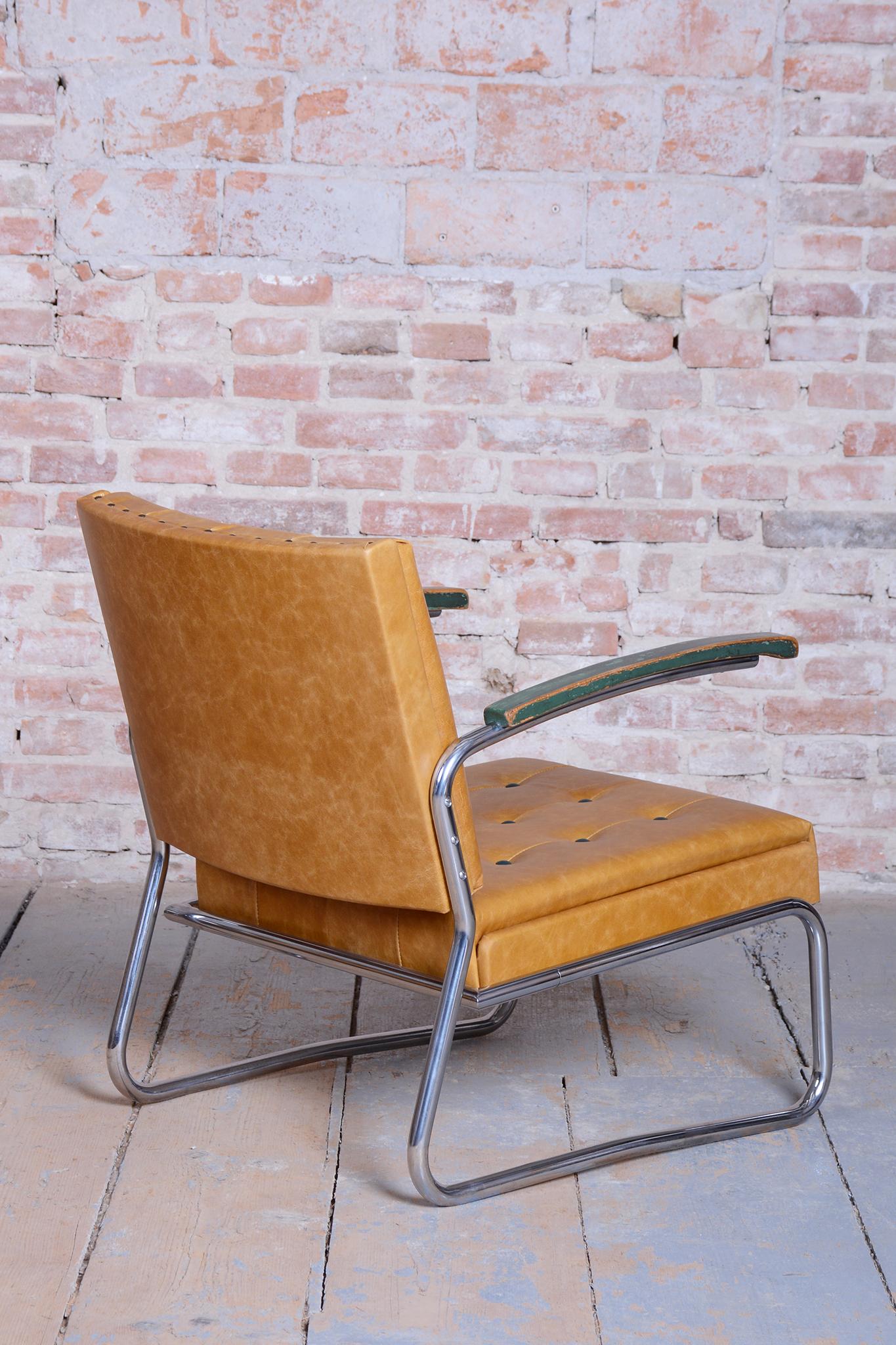 Paire de fauteuils Bauhaus restaurés, par Mücke & Melder, hêtre, chrome, tchèque, années 1930 en vente 4