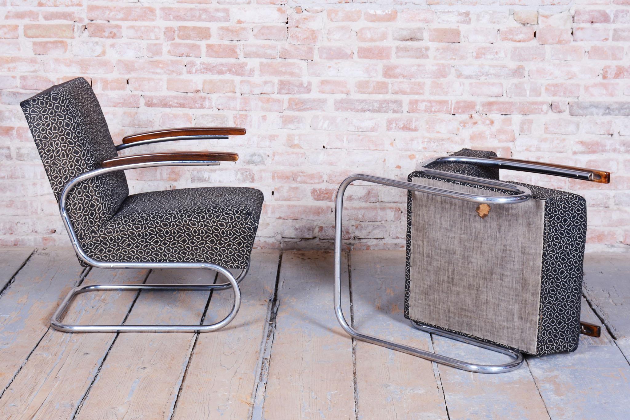Paire de fauteuils Bauhaus restaurés, par Mücke & Melder, hêtre, chrome, tchèque, années 1930 en vente 6
