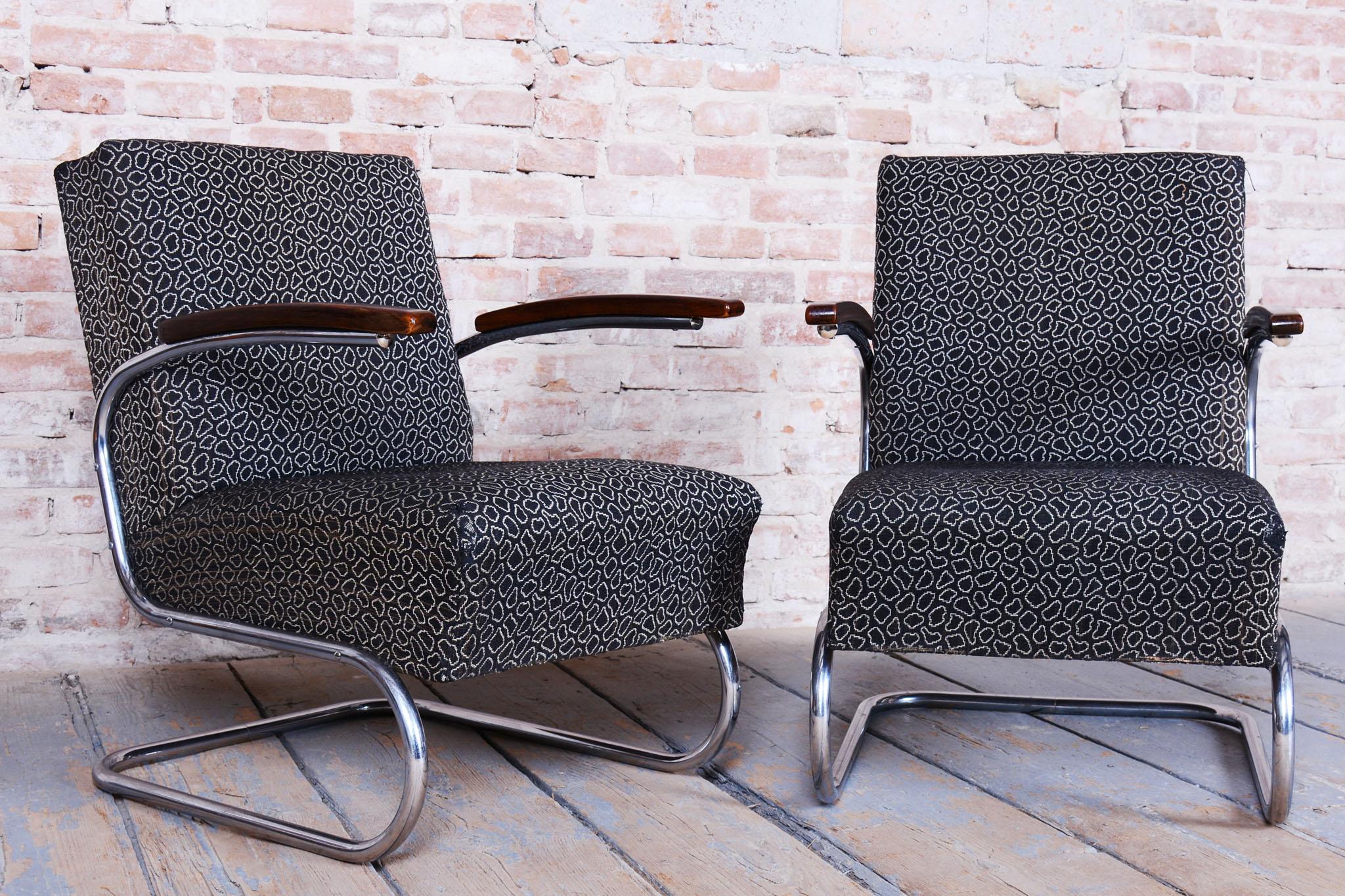 Paire de fauteuils Bauhaus restaurés, par Mücke & Melder, hêtre, chrome, tchèque, années 1930 Bon état - En vente à Brandys nad Labem, Středočeský kraj