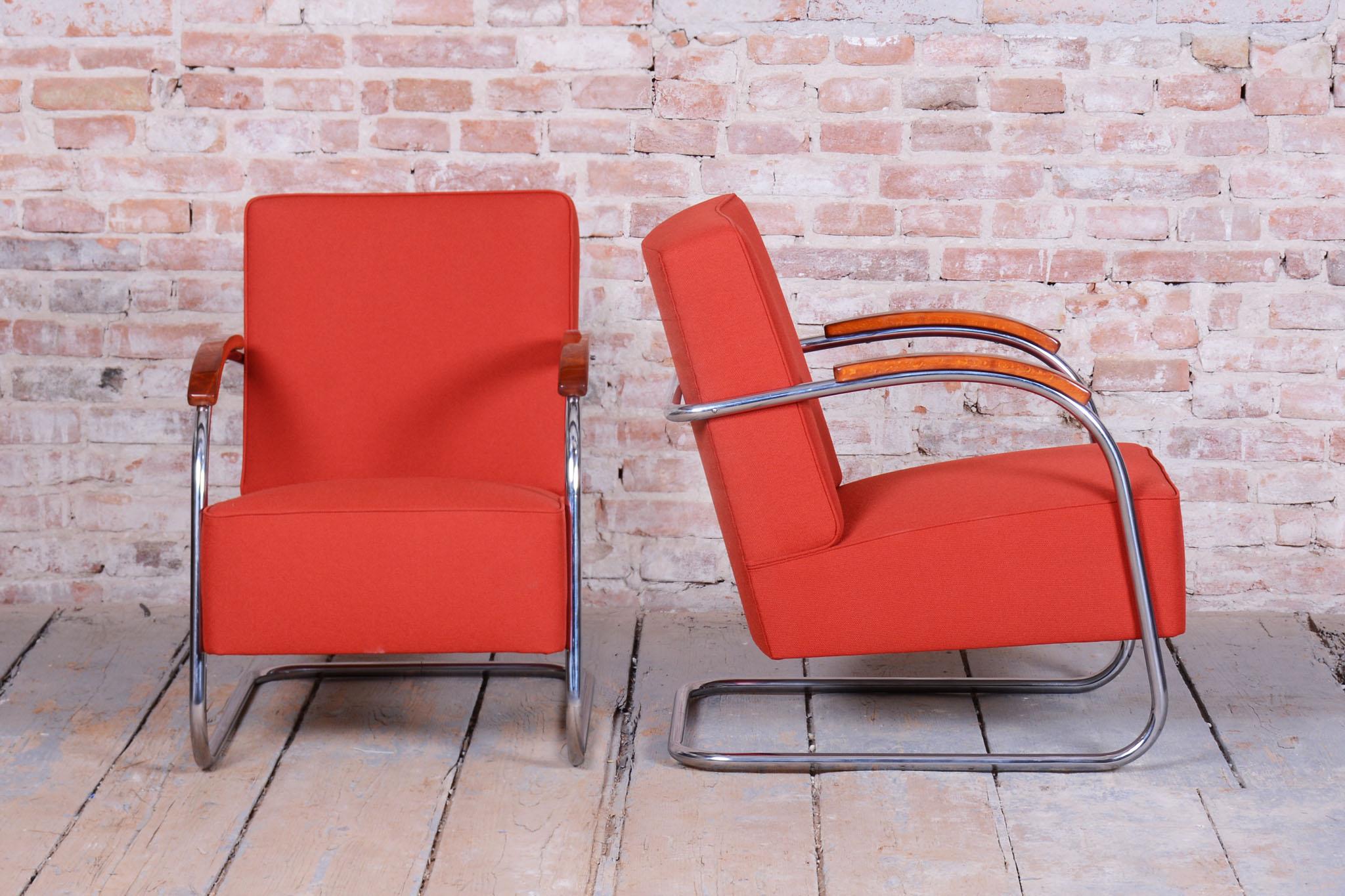 20th Century Pair of Restored Bauhaus Armchairs, by Mücke-Melder, Beech, Chrome, Czech, 1930s For Sale