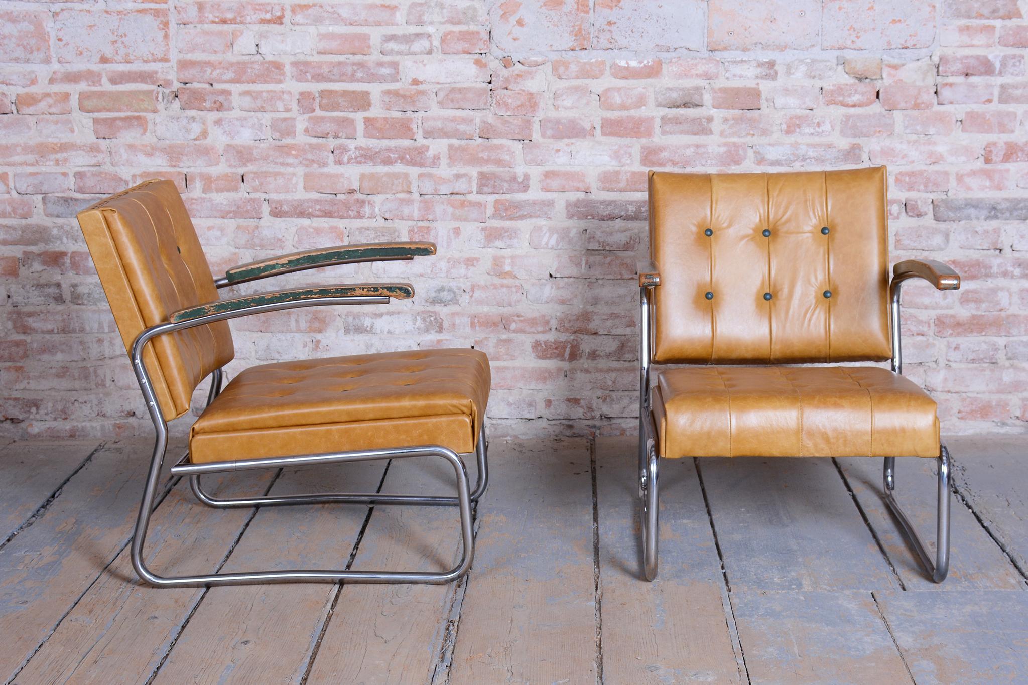 Paire de fauteuils Bauhaus restaurés, par Mücke & Melder, hêtre, chrome, tchèque, années 1930 Bon état - En vente à Brandys nad Labem, Středočeský kraj