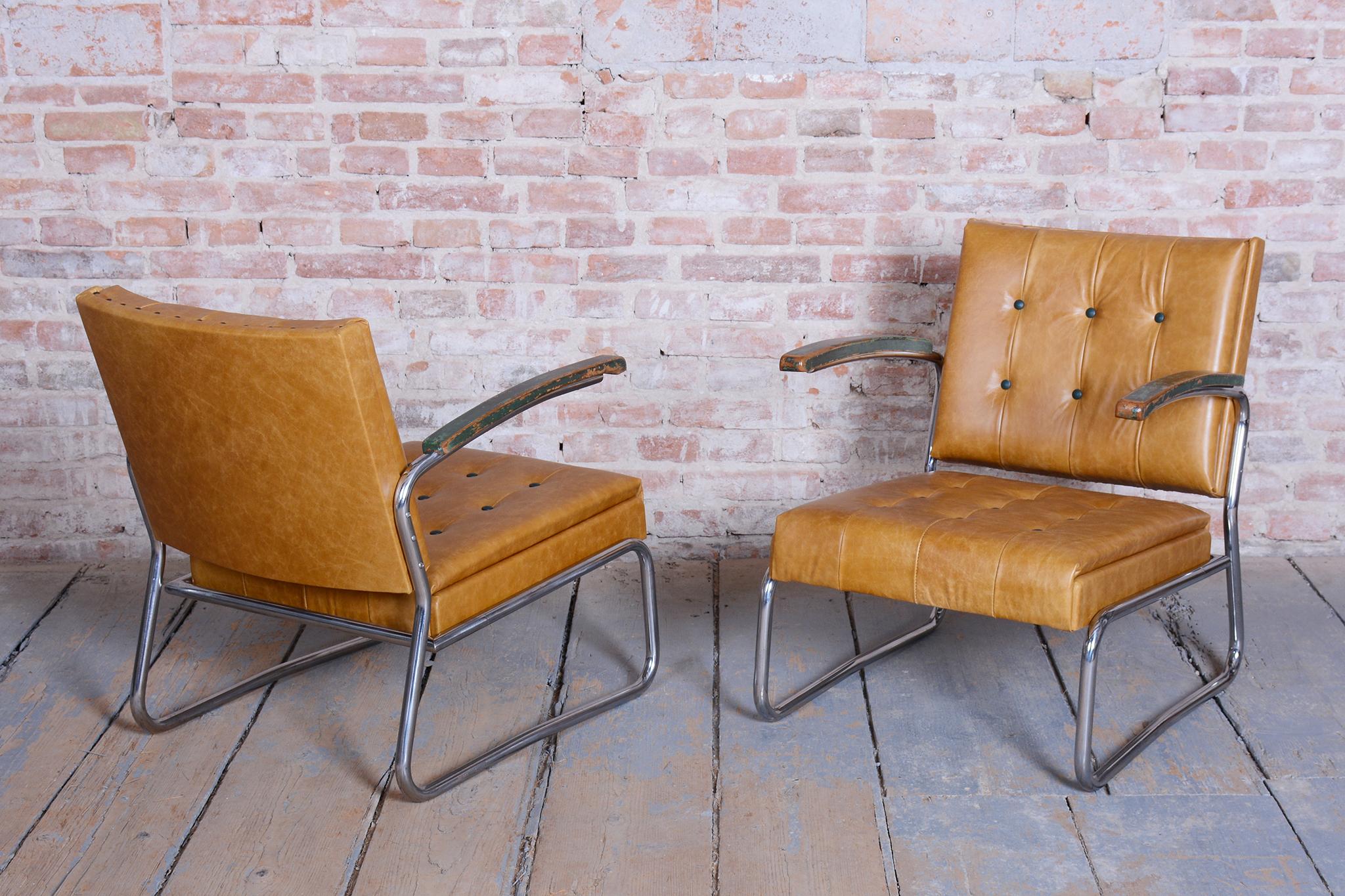 20ième siècle Paire de fauteuils Bauhaus restaurés, par Mücke & Melder, hêtre, chrome, tchèque, années 1930 en vente