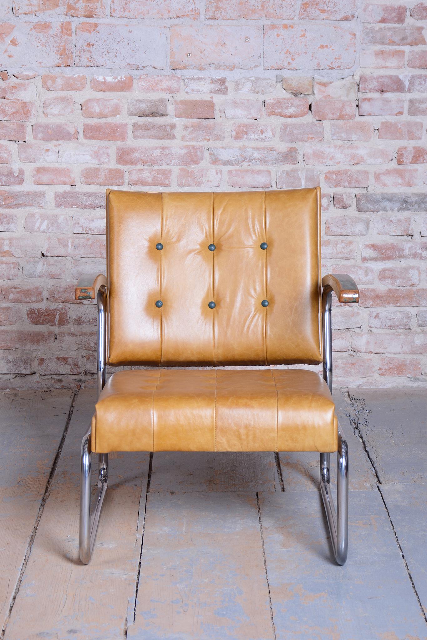 Paire de fauteuils Bauhaus restaurés, par Mücke & Melder, hêtre, chrome, tchèque, années 1930 en vente 1