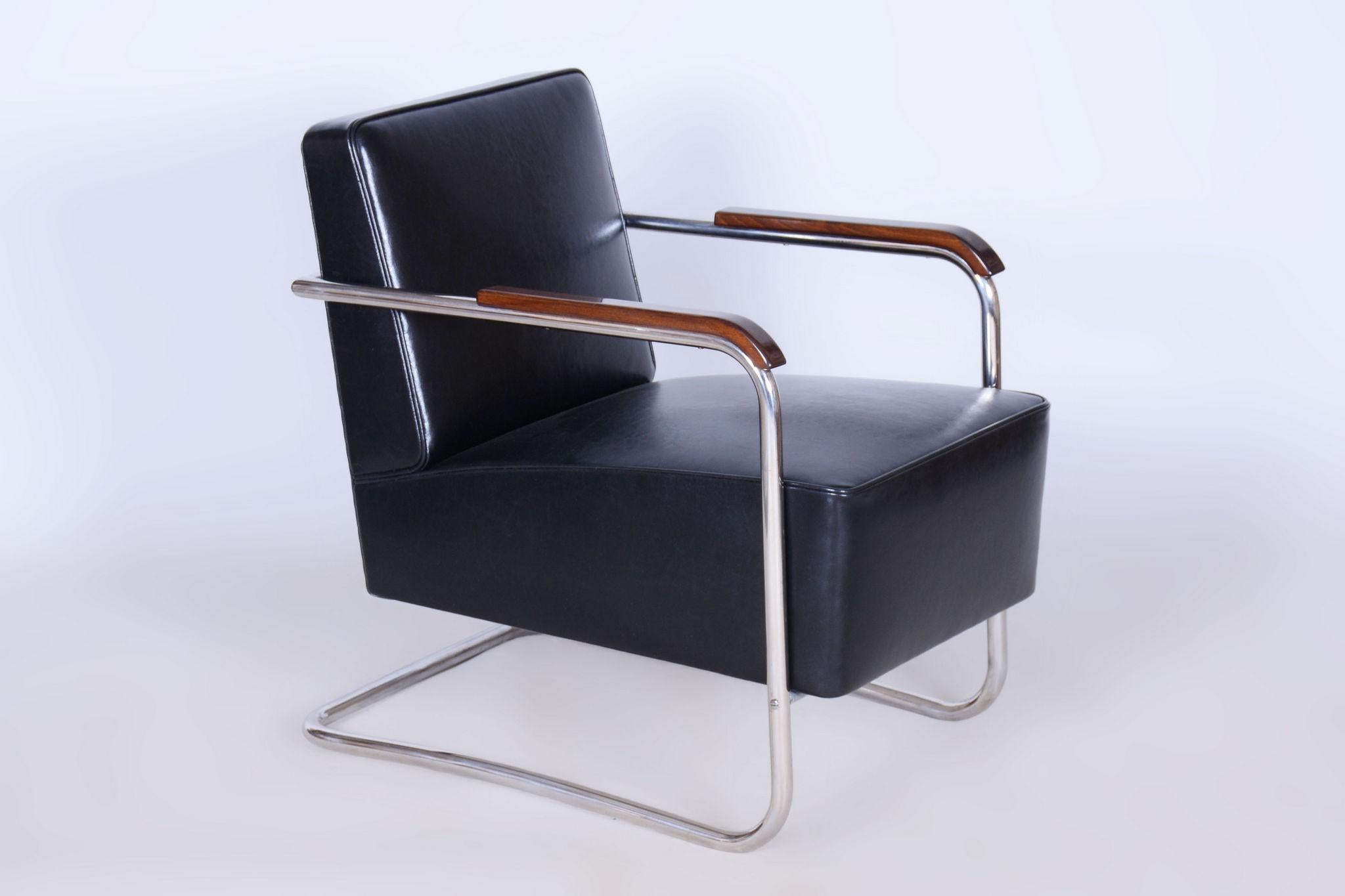 Paire de fauteuils Bauhaus restaurés, par Mücke & Melder, cuir, tchèque, années 1930 Bon état - En vente à Brandys nad Labem, Středočeský kraj
