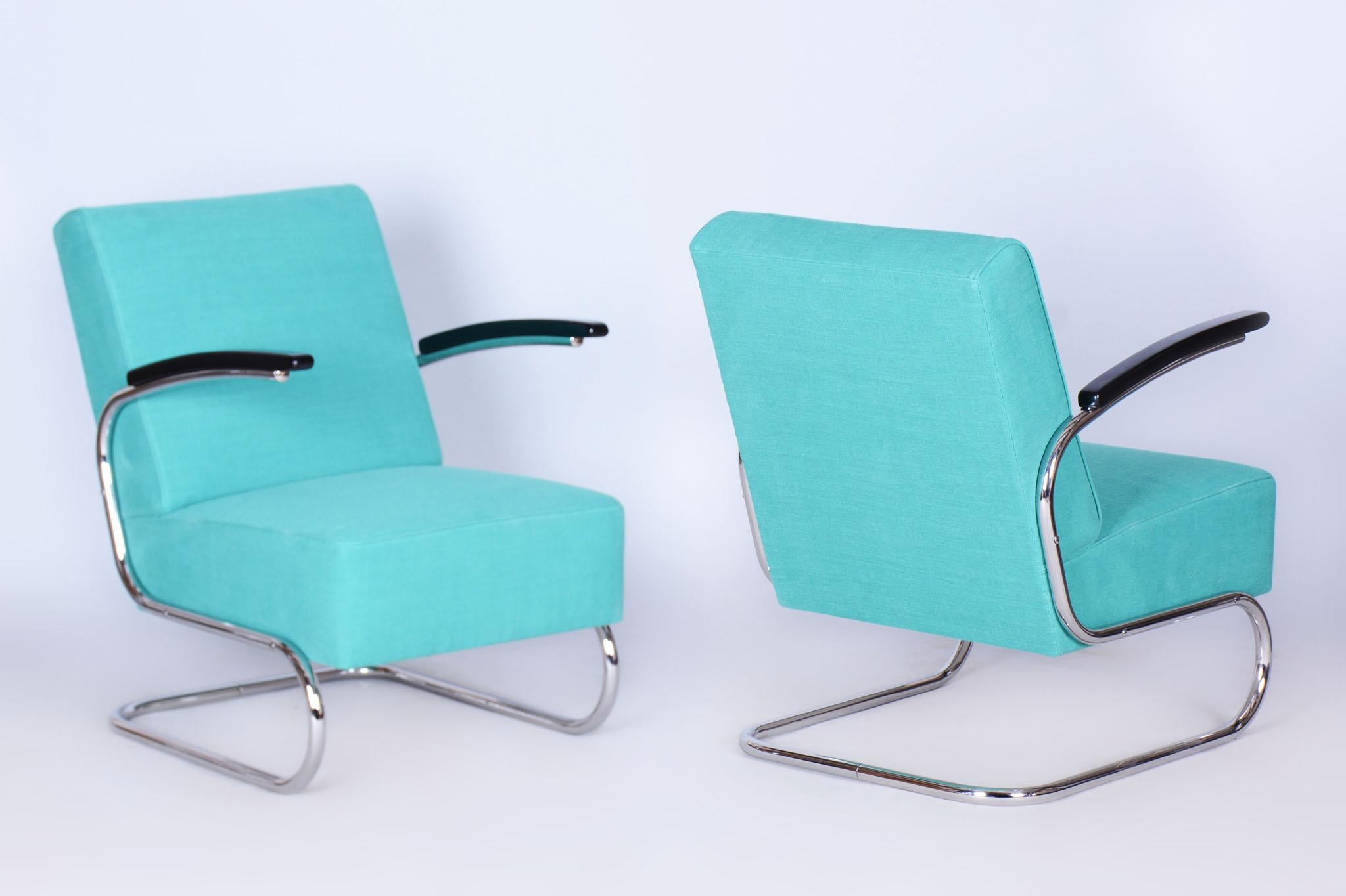 Architecte : Willem Hendrik Gispen
Modèle de chaise Fn24

Cette paire iconique de fauteuils Bauhaus provient de Tchécoslovaquie et date de la première moitié du XXe siècle. Les fauteuils ont été fabriqués par Mücke-Melder et portent le numéro de