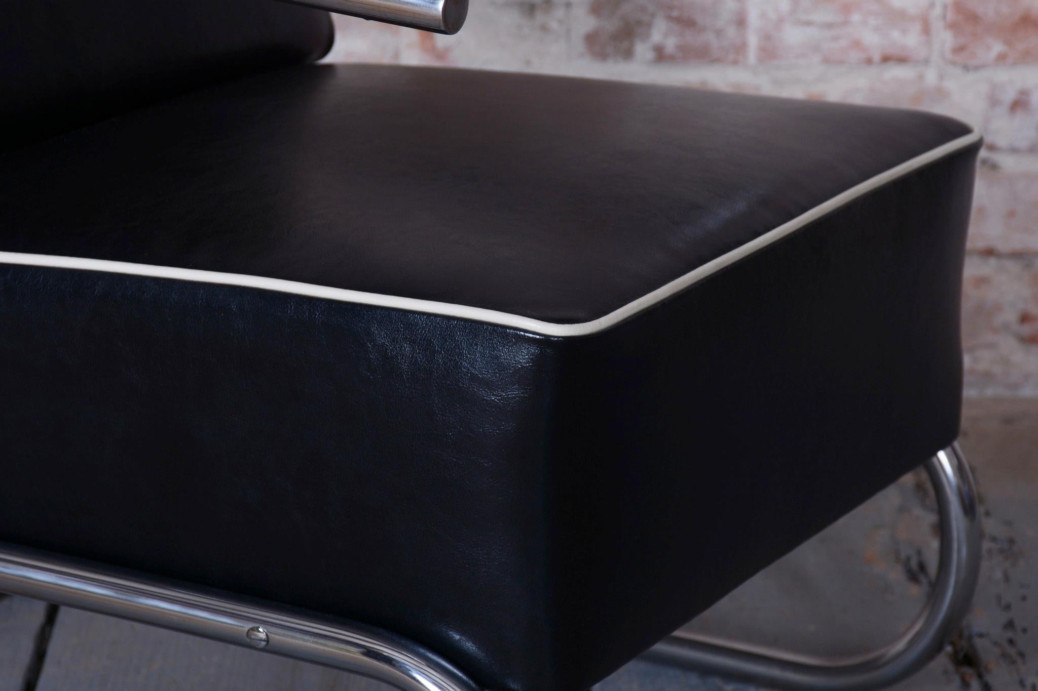 Paire de fauteuils Bauhaus restaurés, Mücke & Melder, cuir, chrome, tchèque, années 1930 en vente 1