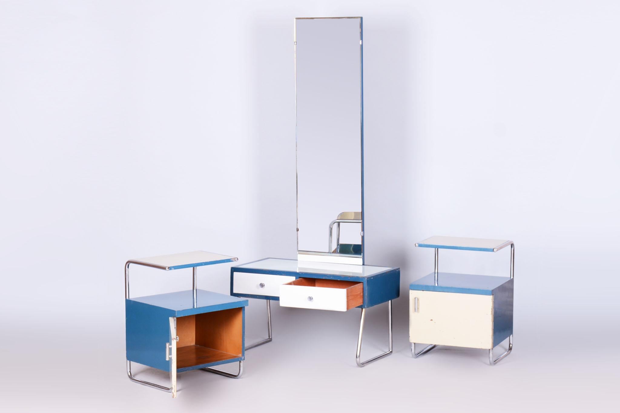 Pair of Restored Bauhaus Bedside Tables, Chrome, Lacquered Wood,  Czech, 1930s For Sale 6