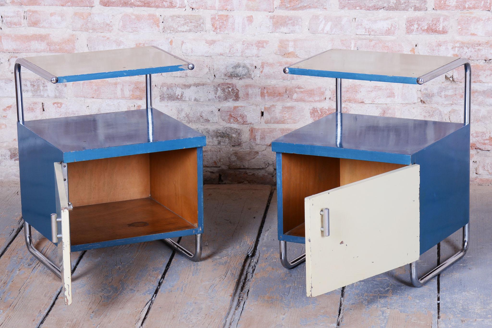 Coppia di comodini Bauhaus restaurati, cromo, Wood laccato,  Ceca, anni '30 In condizioni buone in vendita a Brandys nad Labem, Středočeský kraj