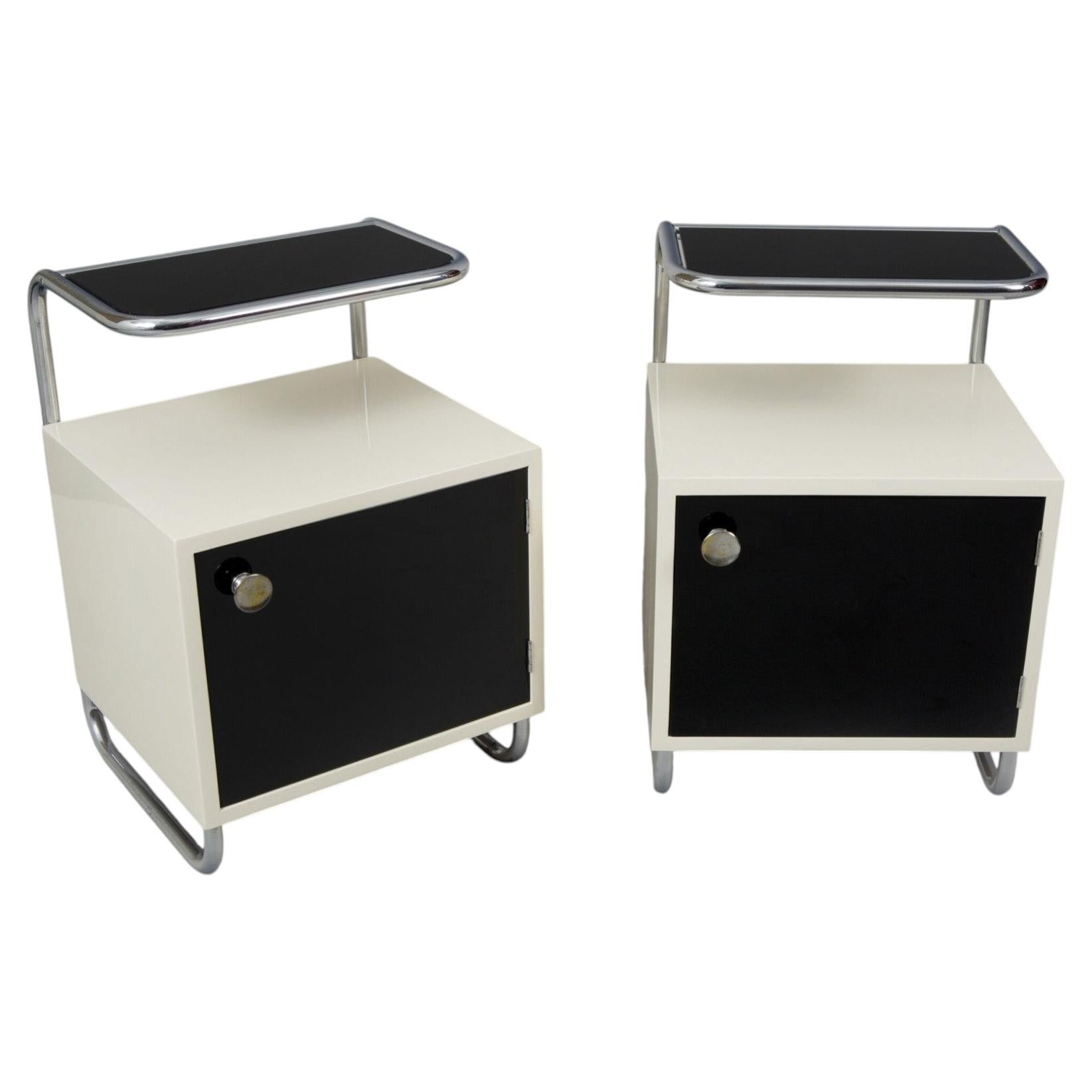 Coppia di comodini Bauhaus restaurati, acciaio cromato, Repubblica Ceca, anni '40