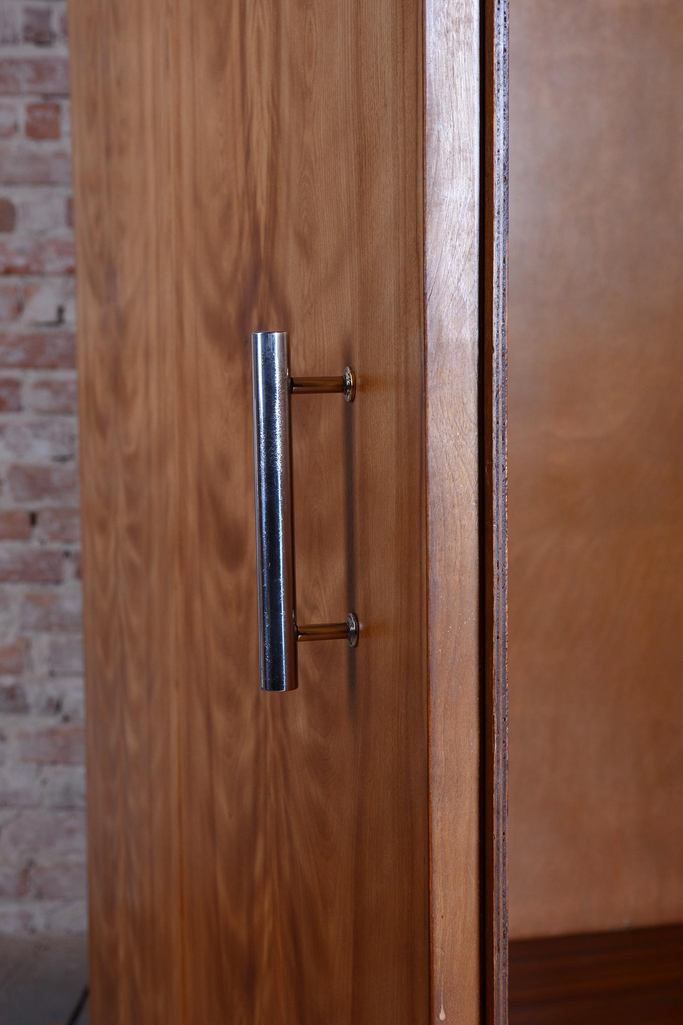 Paar restaurierte Bauhaus-Schränke, von H.J.Hagemann, Mücke-Melder, Tschechien, 1930er Jahre im Angebot 7