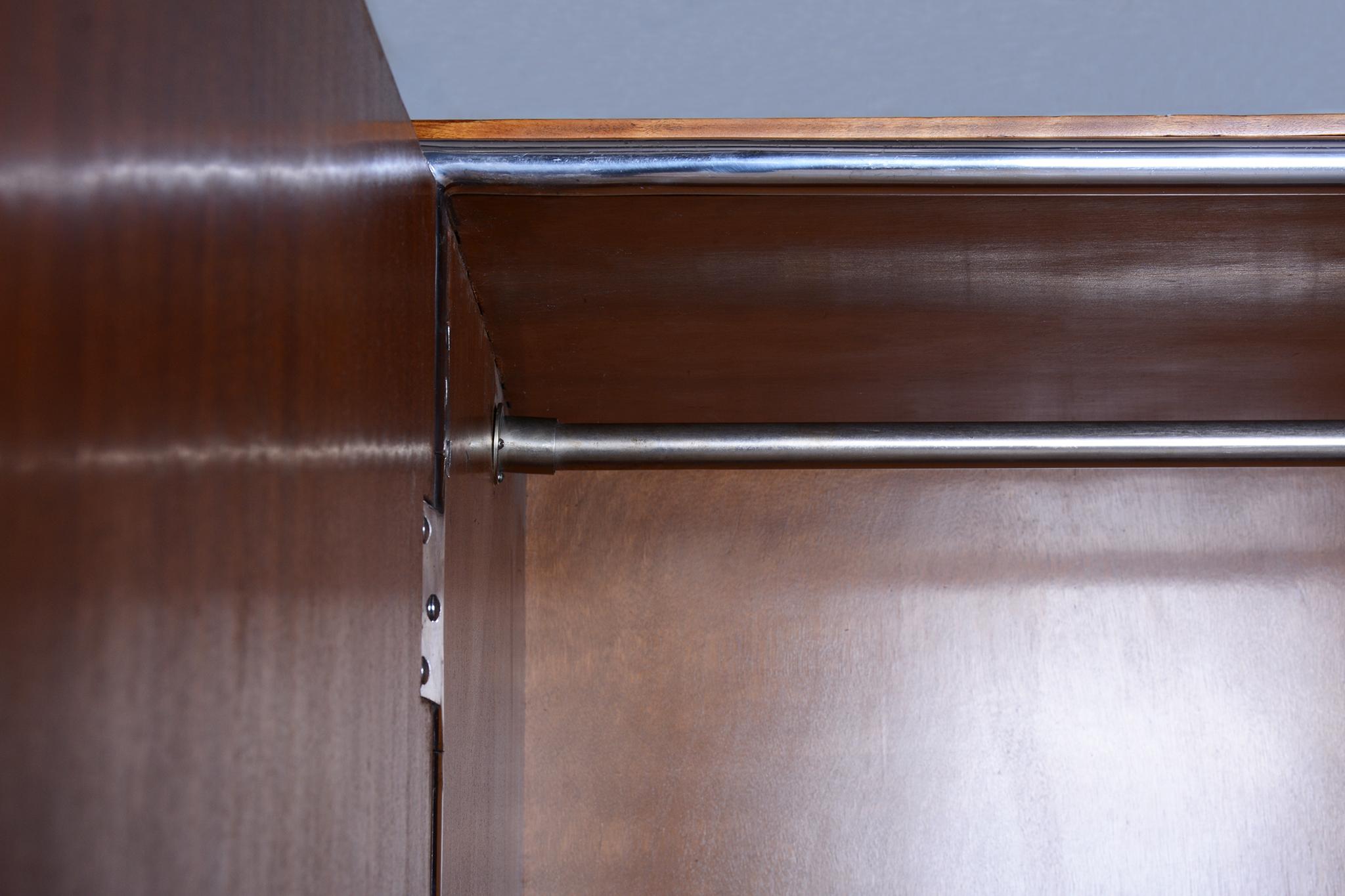 Paar restaurierte Bauhaus-Schränke, von H.J.Hagemann, Mücke-Melder, Tschechien, 1930er Jahre im Angebot 8