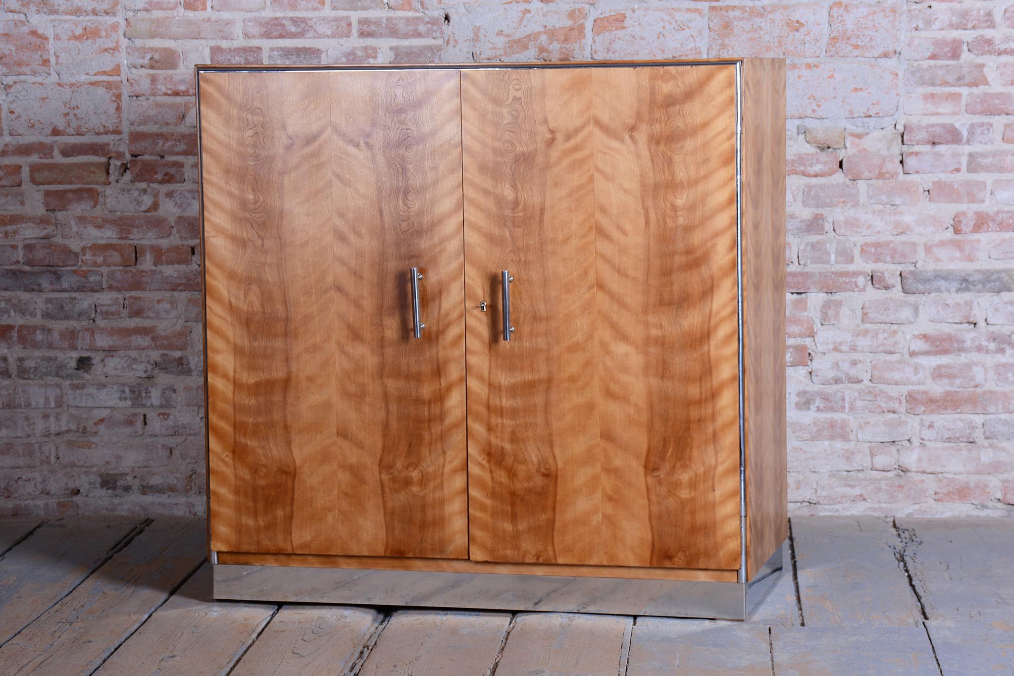 Paar restaurierte Bauhaus-Schränke, von H.J.Hagemann, Mücke-Melder, Tschechien, 1930er Jahre im Zustand „Gut“ im Angebot in Brandys nad Labem, Středočeský kraj