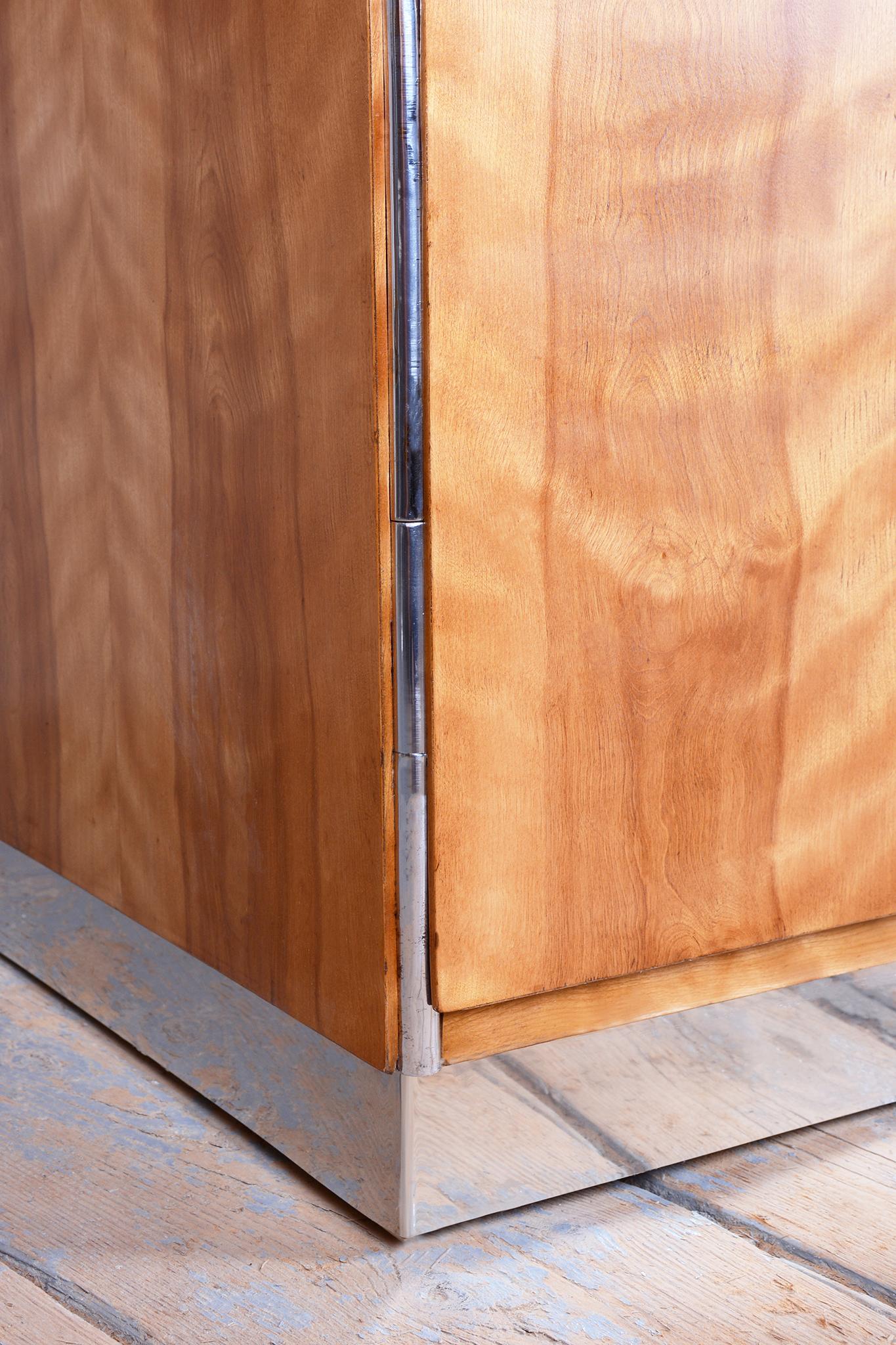 Paar restaurierte Bauhaus-Schränke, von H.J.Hagemann, Mücke-Melder, Tschechien, 1930er Jahre im Angebot 3