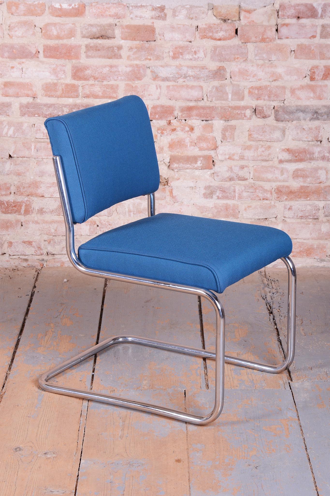 Paar restaurierte Bauhaus-Stühle, von Hynek Gottwald, Chrom, Tschechisch, 1930er Jahre im Angebot 10