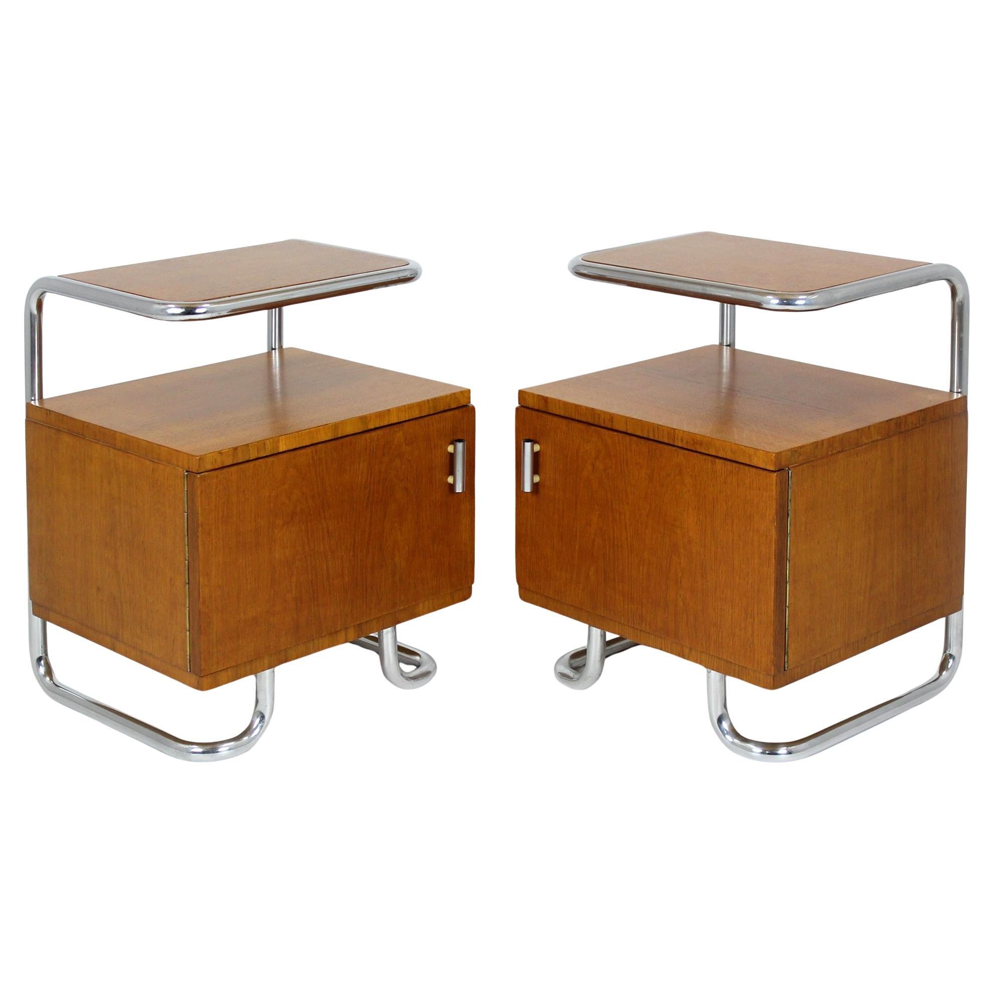 Pair of Restored Bauhaus Oak Bedside Tables by Hynek Gottwald, Czech 1930s–40s For Sale