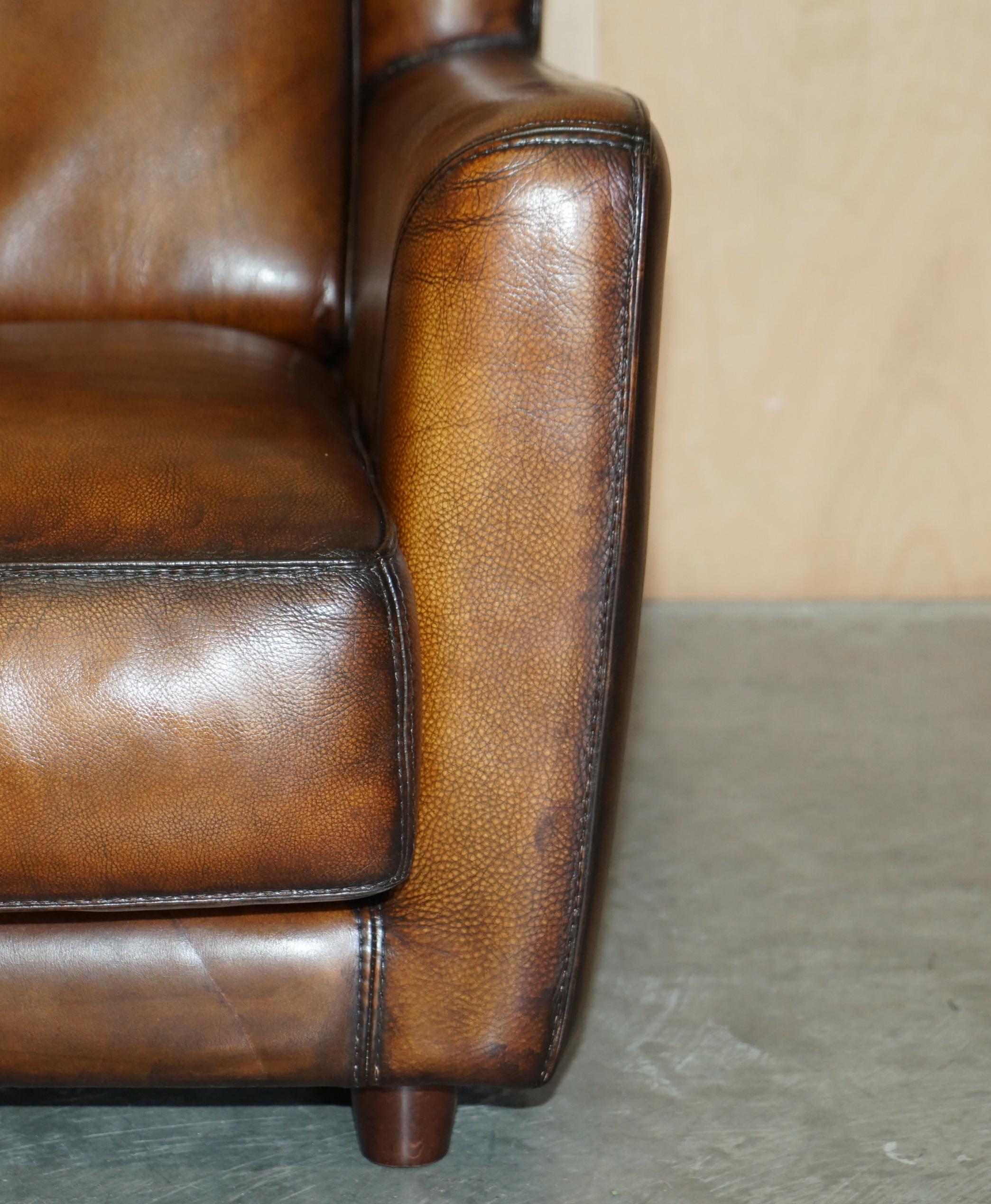 Paire de fauteuils Love Seat en cuir Baxter Bergere, teint à la main, couleur Cigar Brown, restaurés en vente 2