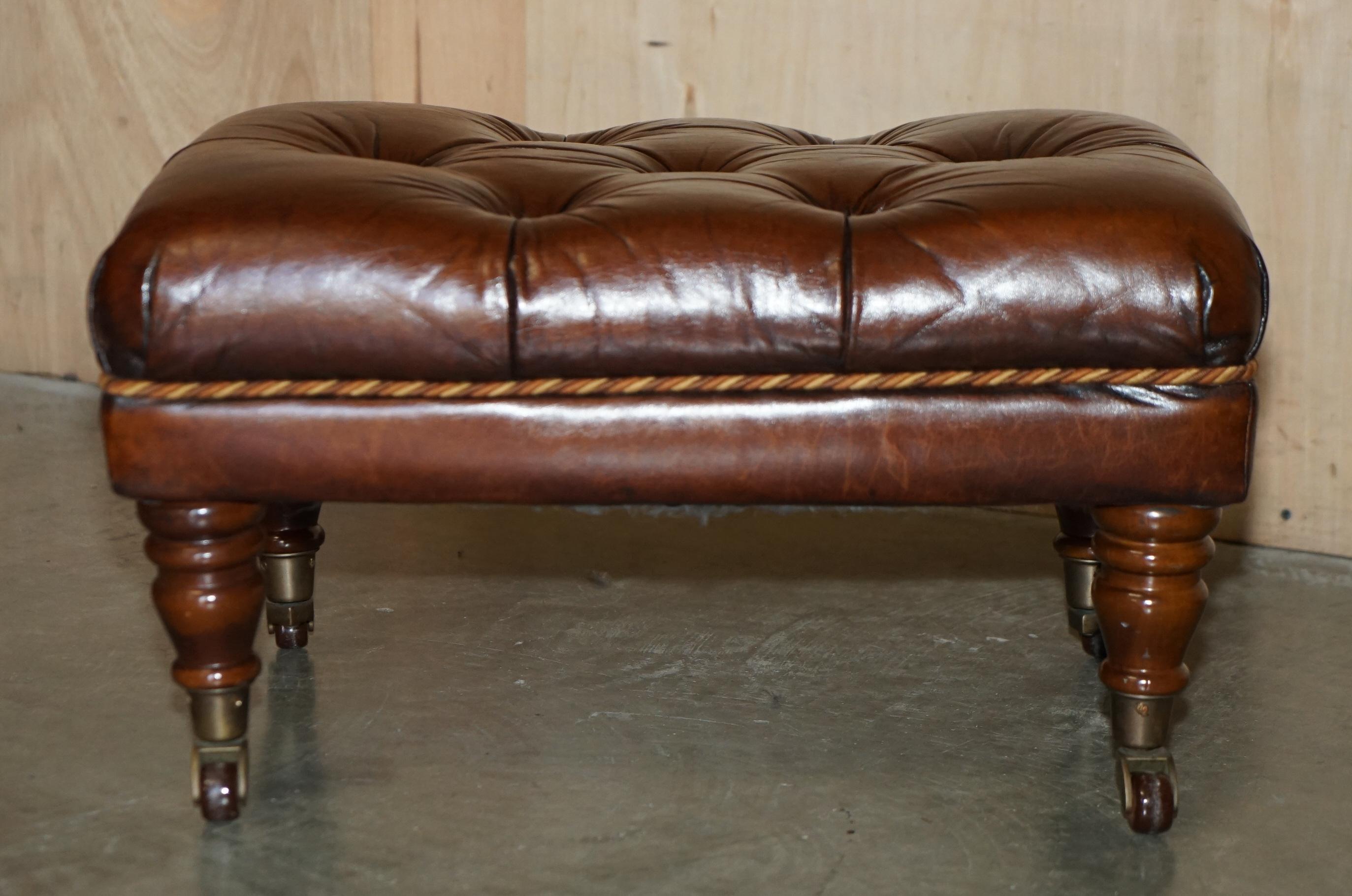 PAAR RESTORED BROWN LEATHER CHESTERFIELD TUFTED PORCELAIN CASTORS FOOTSTOOLs (Hochviktorianisch) im Angebot