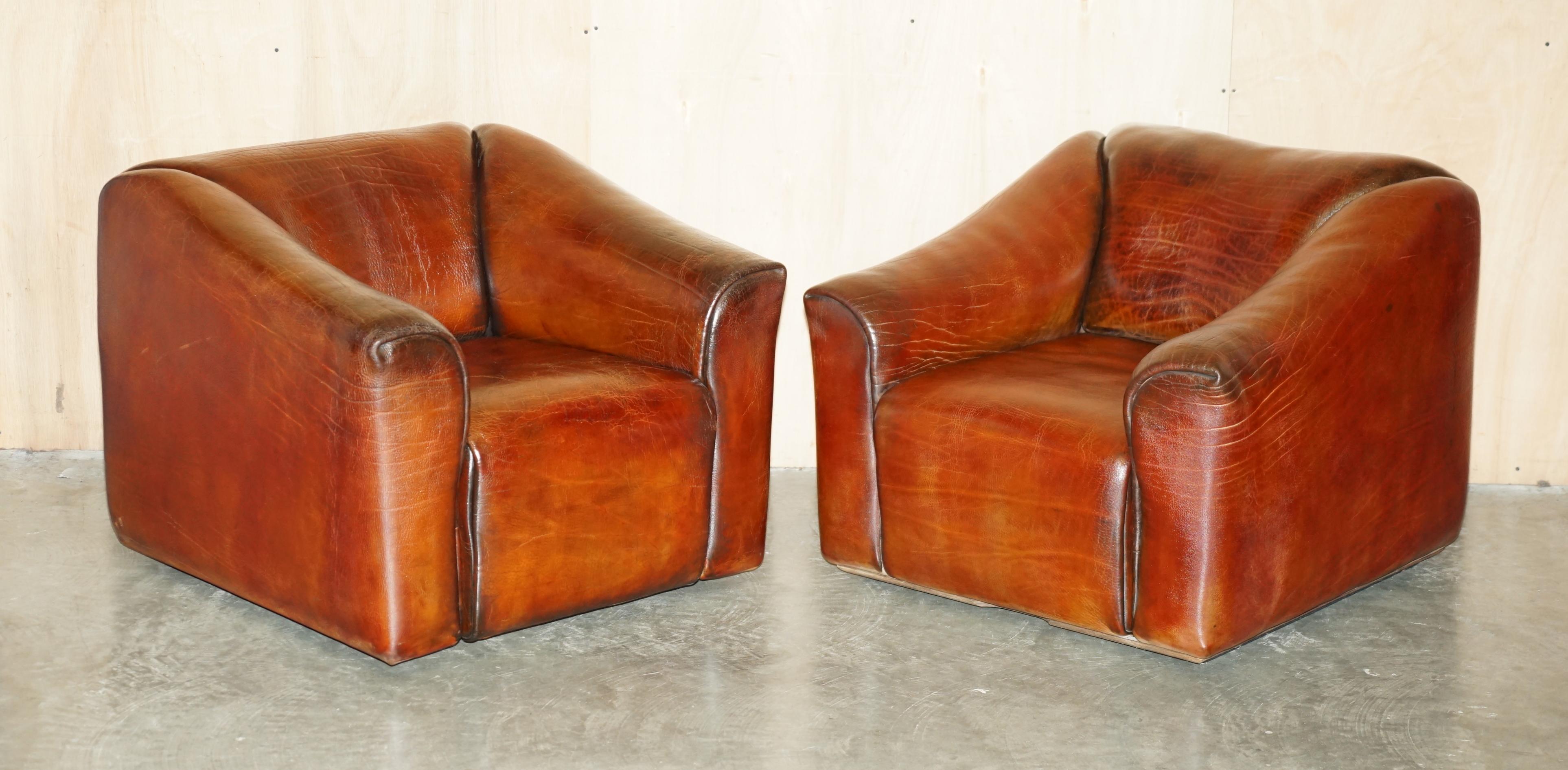 Royal House Antiques a le plaisir de proposer à la vente cette superbe paire de fauteuils De Sede DS47 du milieu du siècle dernier, datant des années 1960, entièrement restaurés et faisant partie d'une collection plus importante.

Ils font partie