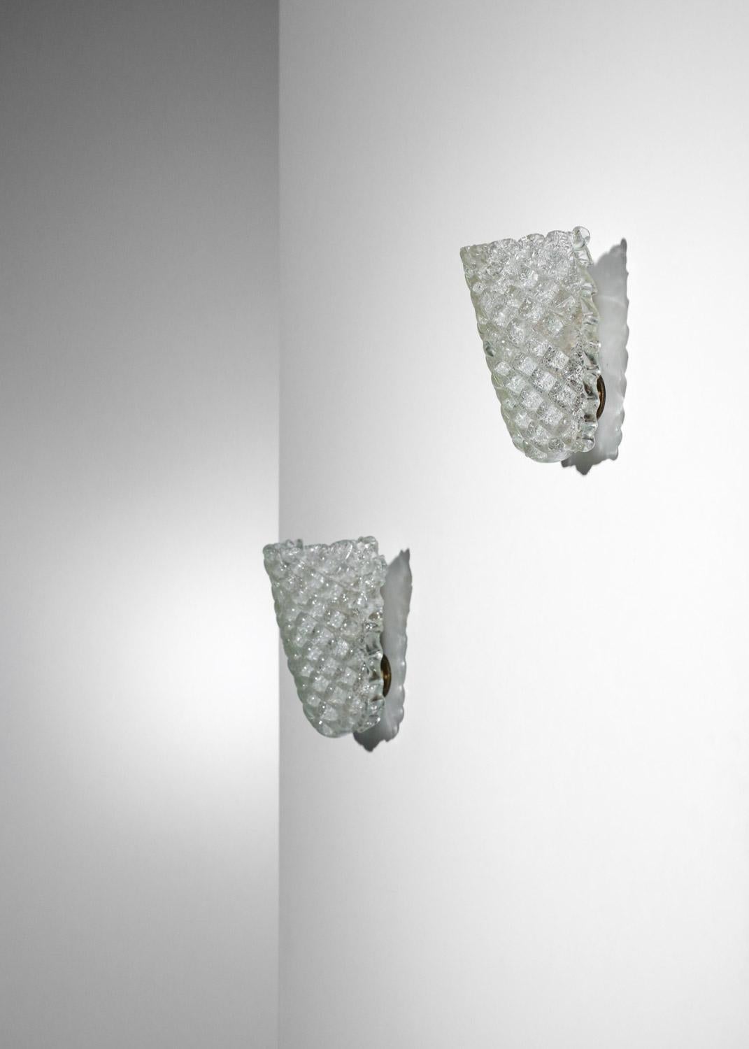 Pair of restored embossed Italian sconces attributed to Barovier&Toso 8