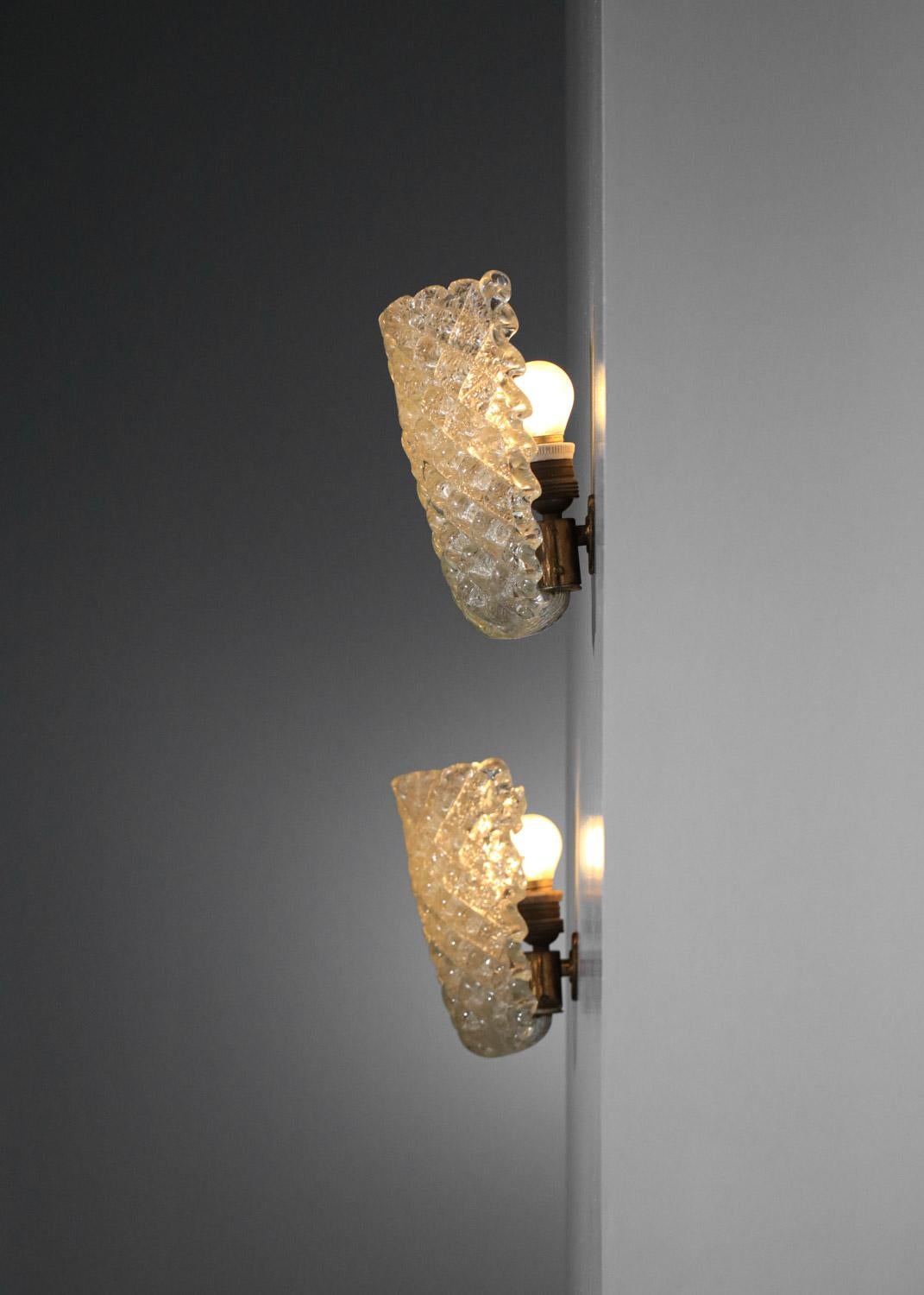 Mid-20th Century Pair of restored embossed Italian sconces attributed to Barovier&Toso