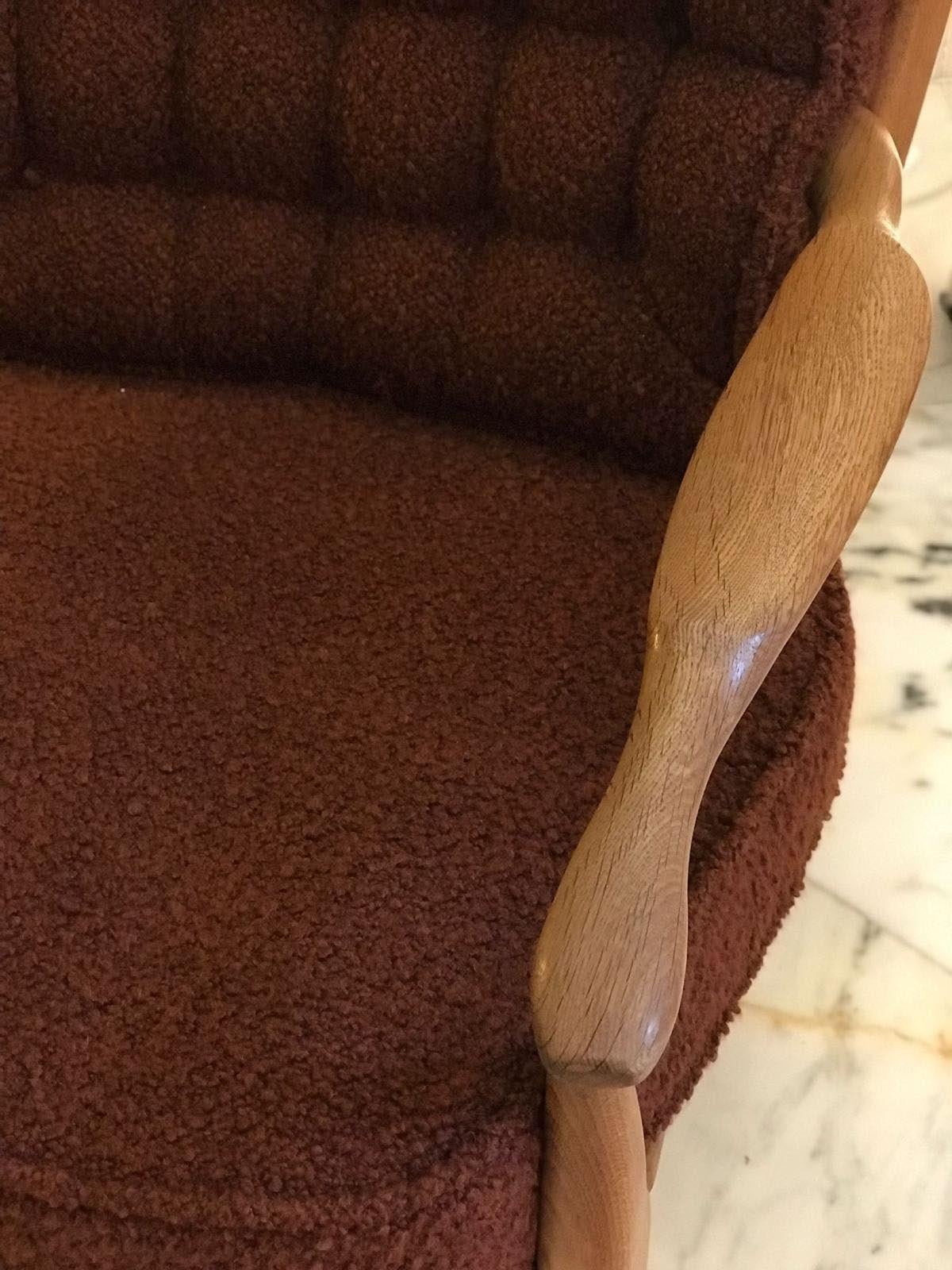 Pareja de Sillones Guilleme et Charbonnet Restaurados Madera de Roble y Capitona siglo XX en venta