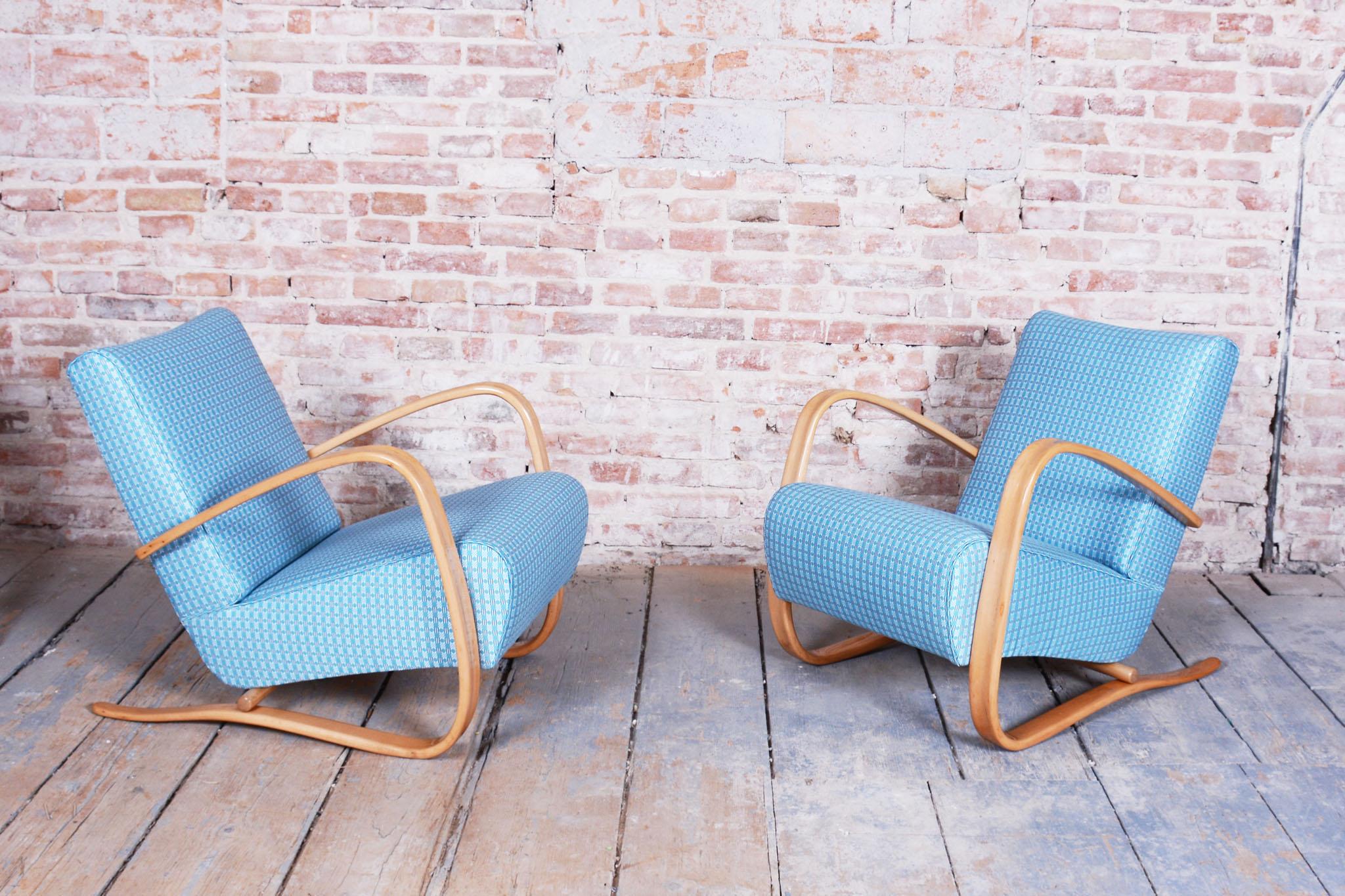 Tchèque Paire de fauteuils H-269 restaurés, par Jindrich Halabala, UP Zavody, tchèque, années 1930 en vente