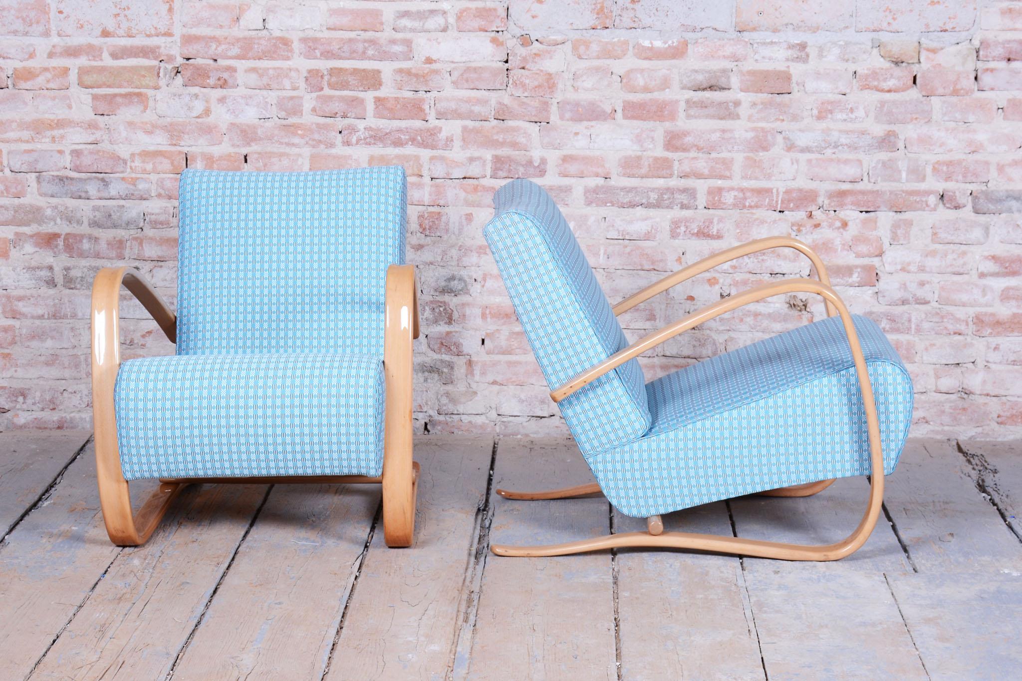 20ième siècle Paire de fauteuils H-269 restaurés, par Jindrich Halabala, UP Zavody, tchèque, années 1930 en vente