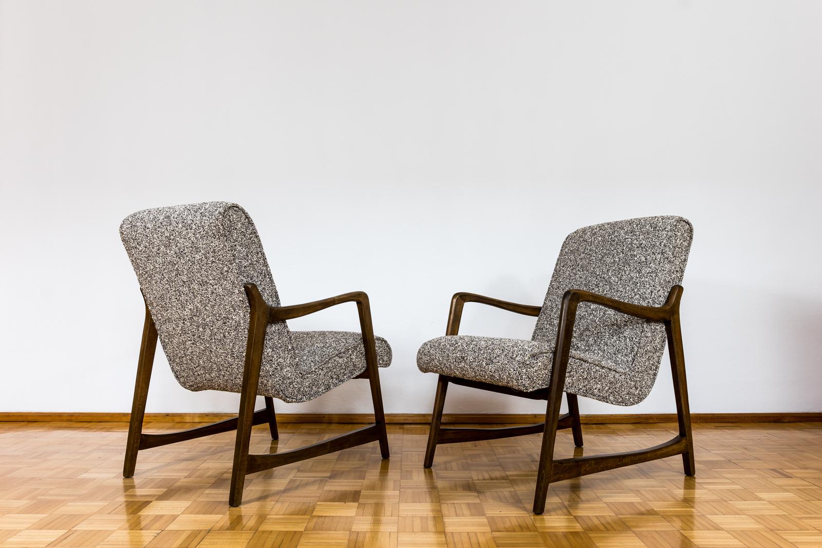 Restaurierte Sessel aus der Mitte des Jahrhunderts, Stoff von Kvadrat, 1960er Jahre, Paar im Zustand „Gut“ im Angebot in Wroclaw, PL
