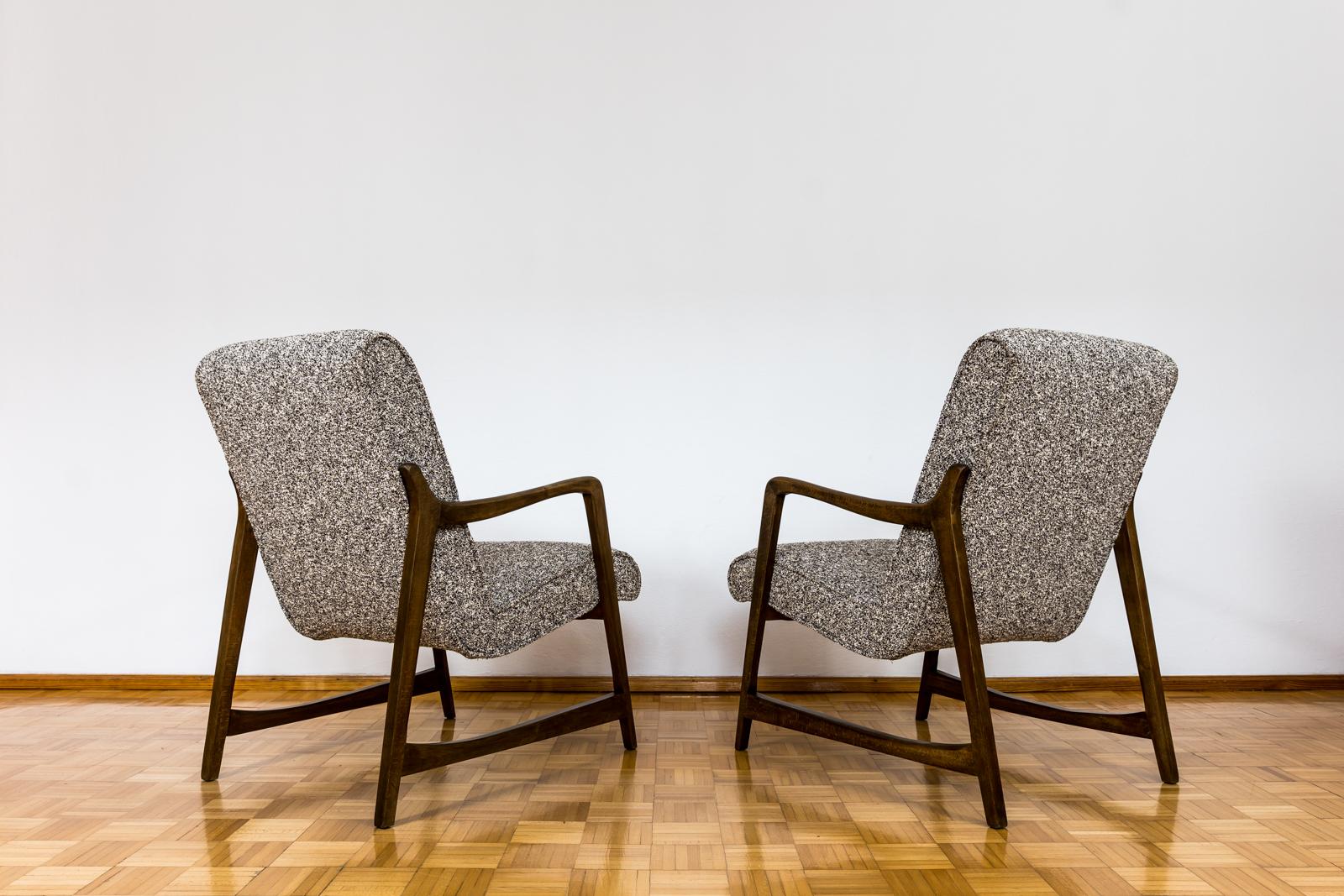Restaurierte Sessel aus der Mitte des Jahrhunderts, Stoff von Kvadrat, 1960er Jahre, Paar (20. Jahrhundert) im Angebot