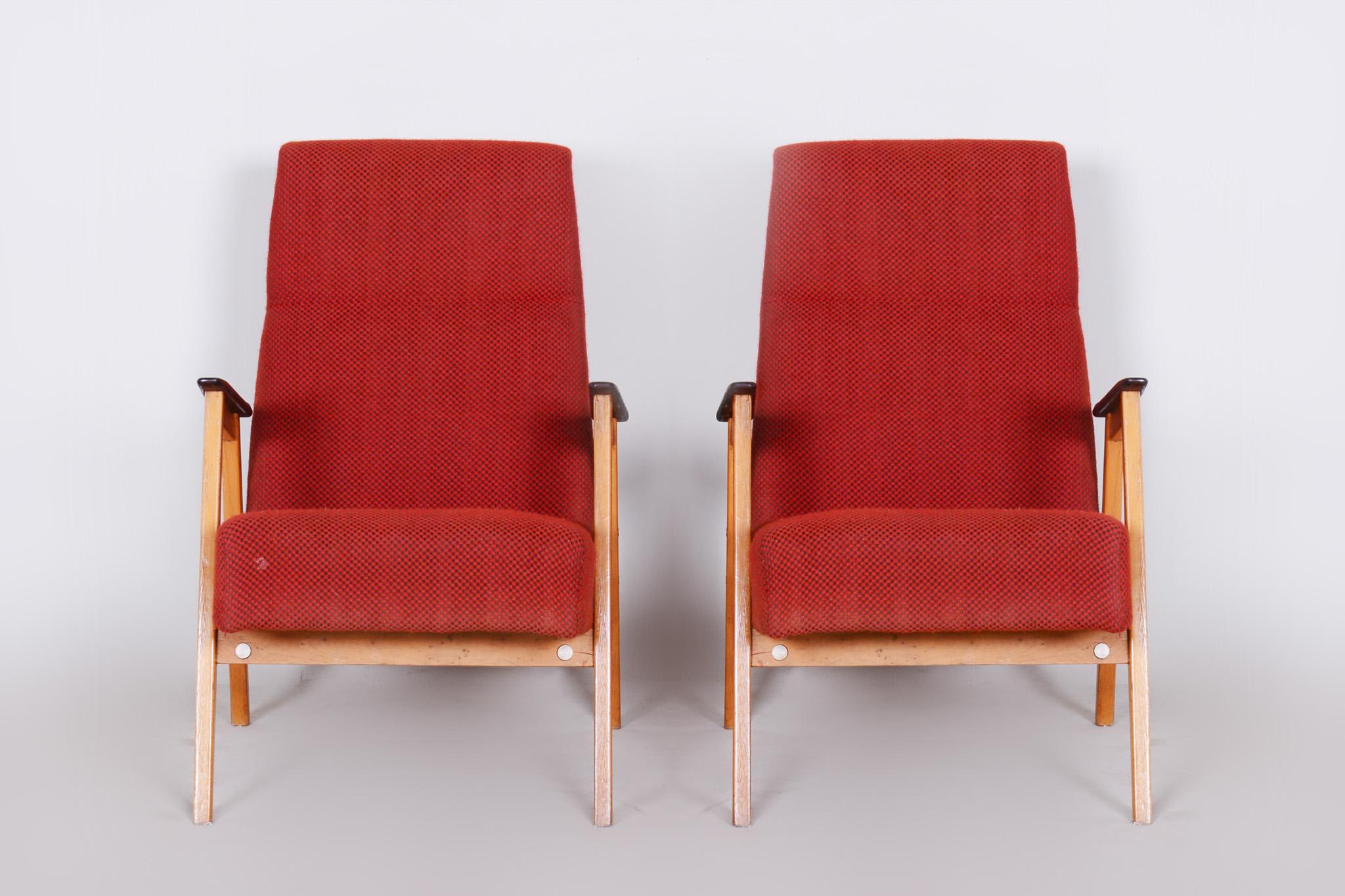 Pair of armchairs, midcentury Czechoslovakia
Completely restored by our team.
Period: 1950-1960
Maker: Jaroslav Šmídek.
  