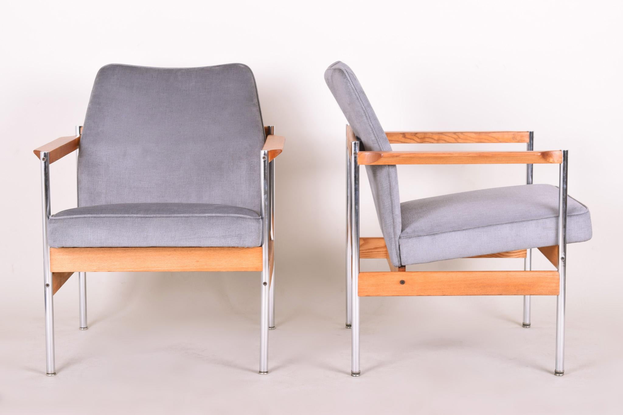 20th Century Pair of Restored Scandinavian Midcentury Armchairs, Oak For Sale