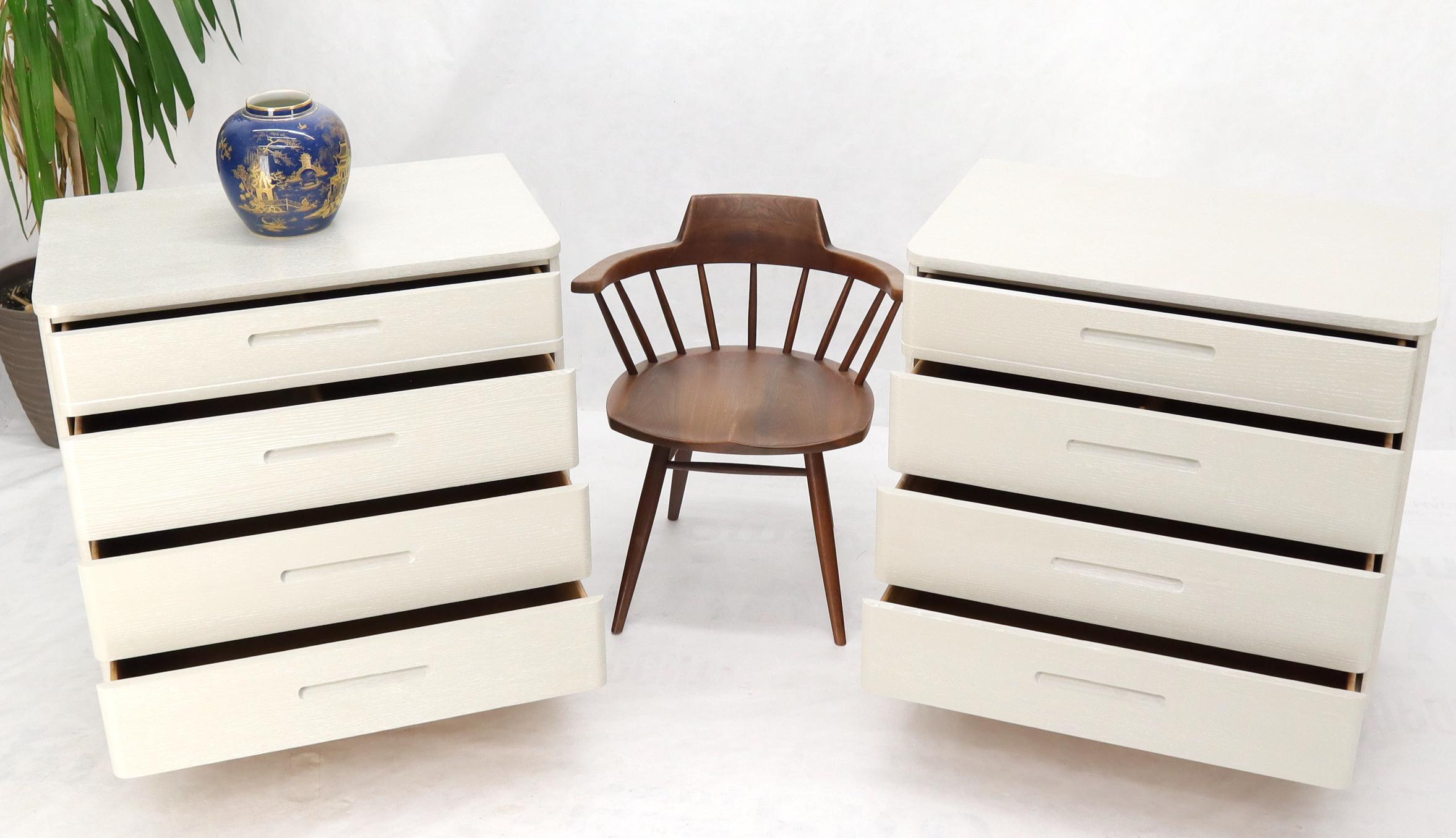 Pair of Restored Solid Oak Cerused White & Grey Finish 4 Drawers Bachelor Chests For Sale 1