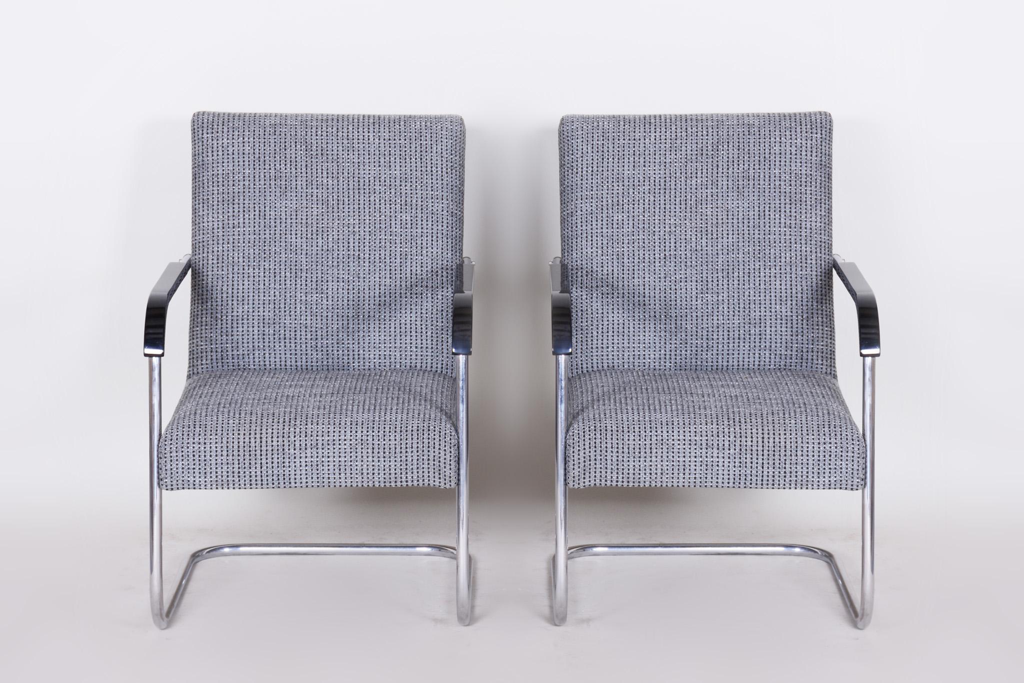 Bauhaus Art Deco Sessel
Vollständig restauriert, neue Polsterung
Material: Chrom
Quelle: Deutschland, Thonet
Zeitraum: 1930-1939.





  